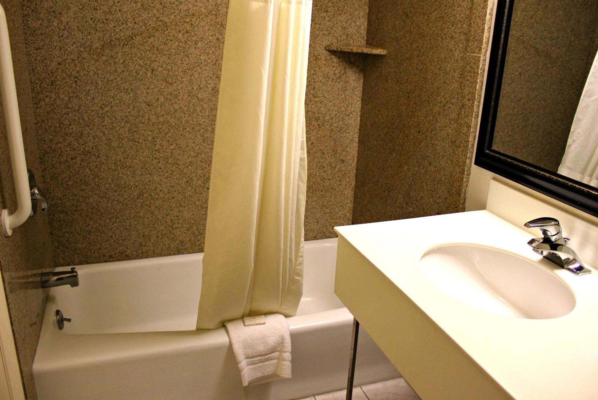 Budget Inn - Farmington photo 19