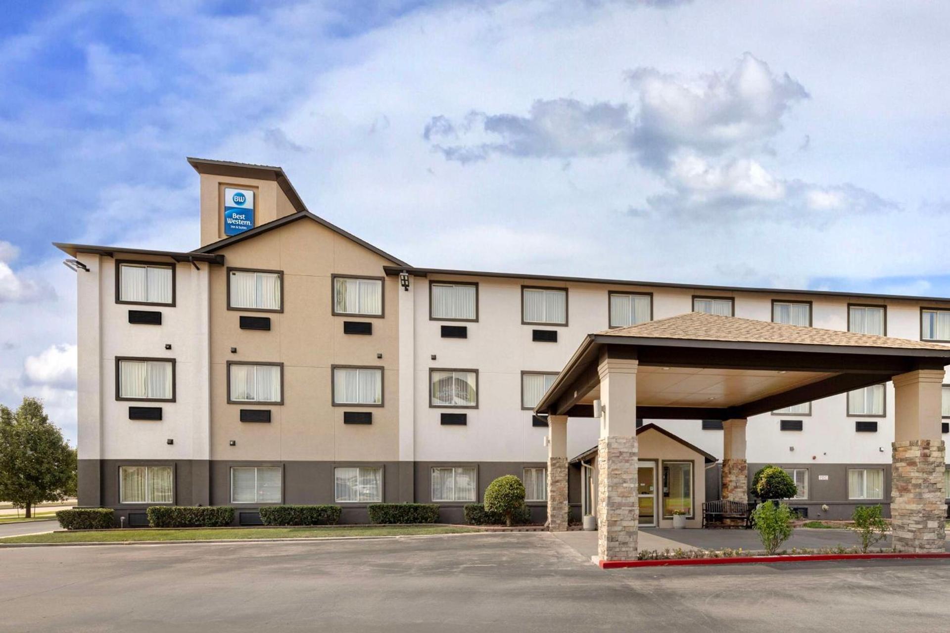 Best Western Greentree Inn & Suites — hotel in Moore