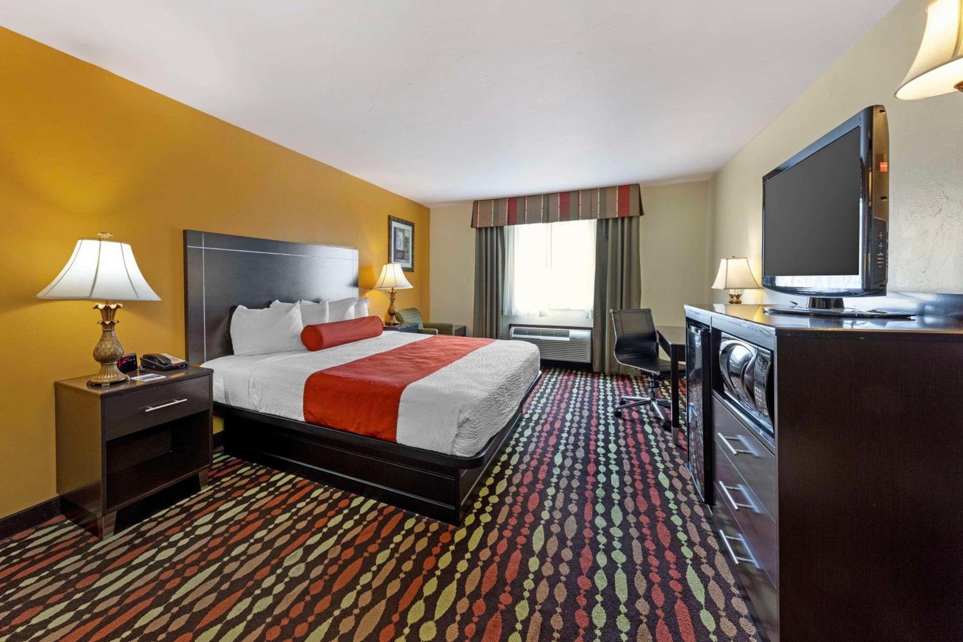 Best Western Greentree Inn & Suites photo 3