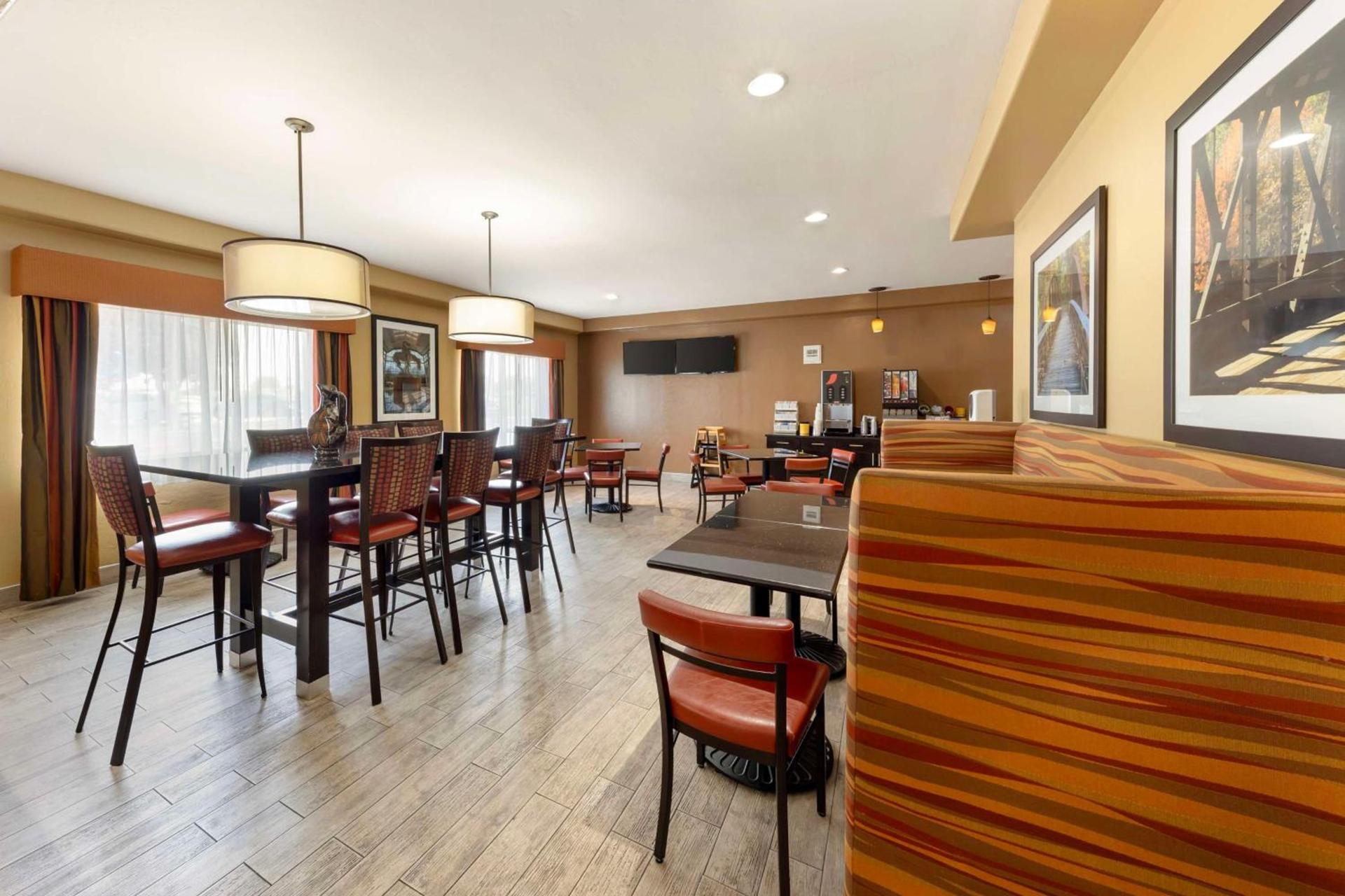 Best Western Greentree Inn & Suites photo 6