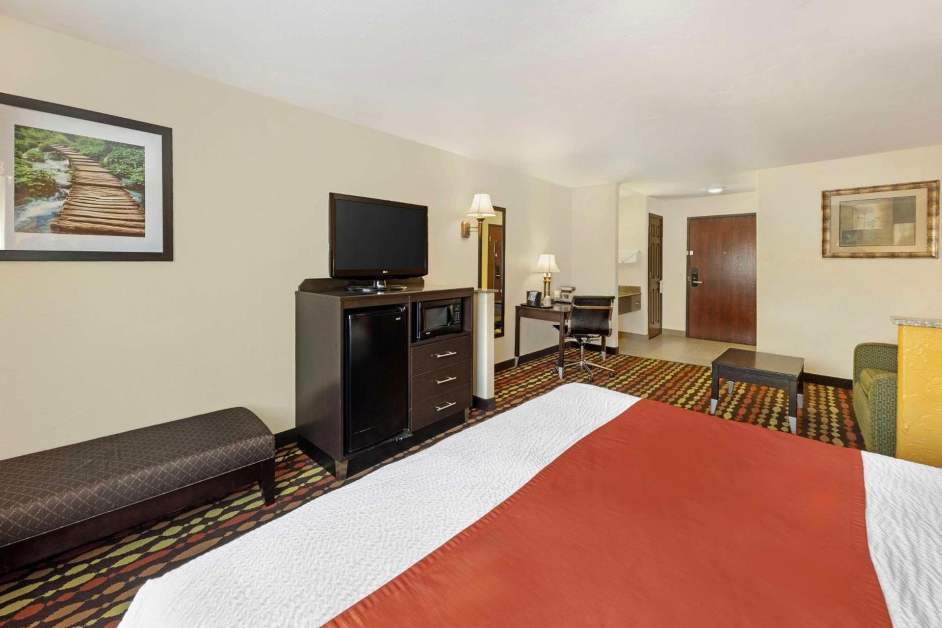 Best Western Greentree Inn & Suites photo 15