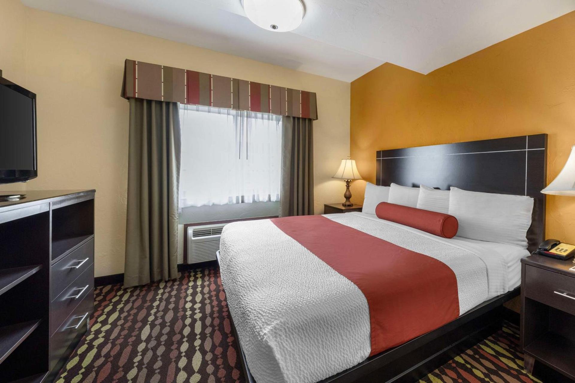 Best Western Greentree Inn & Suites photo 17