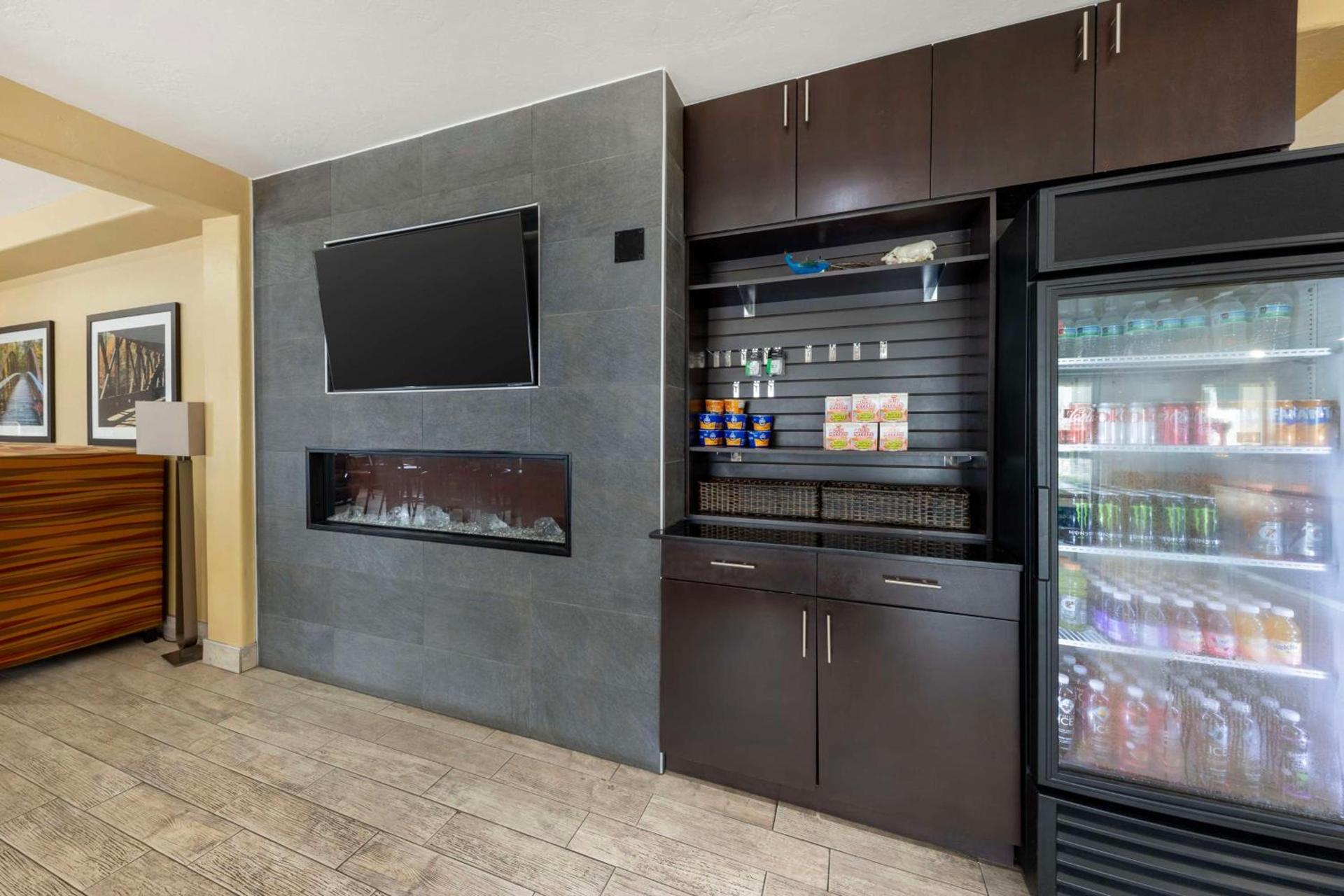 Best Western Greentree Inn & Suites photo 27