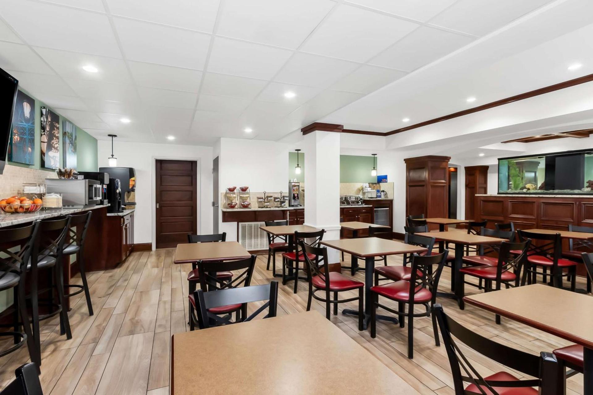 Best Western Patriots Point photo 6