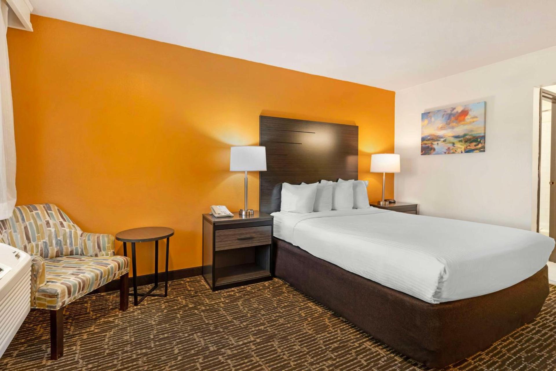 Sonoma Winegrower's Inn photo 38