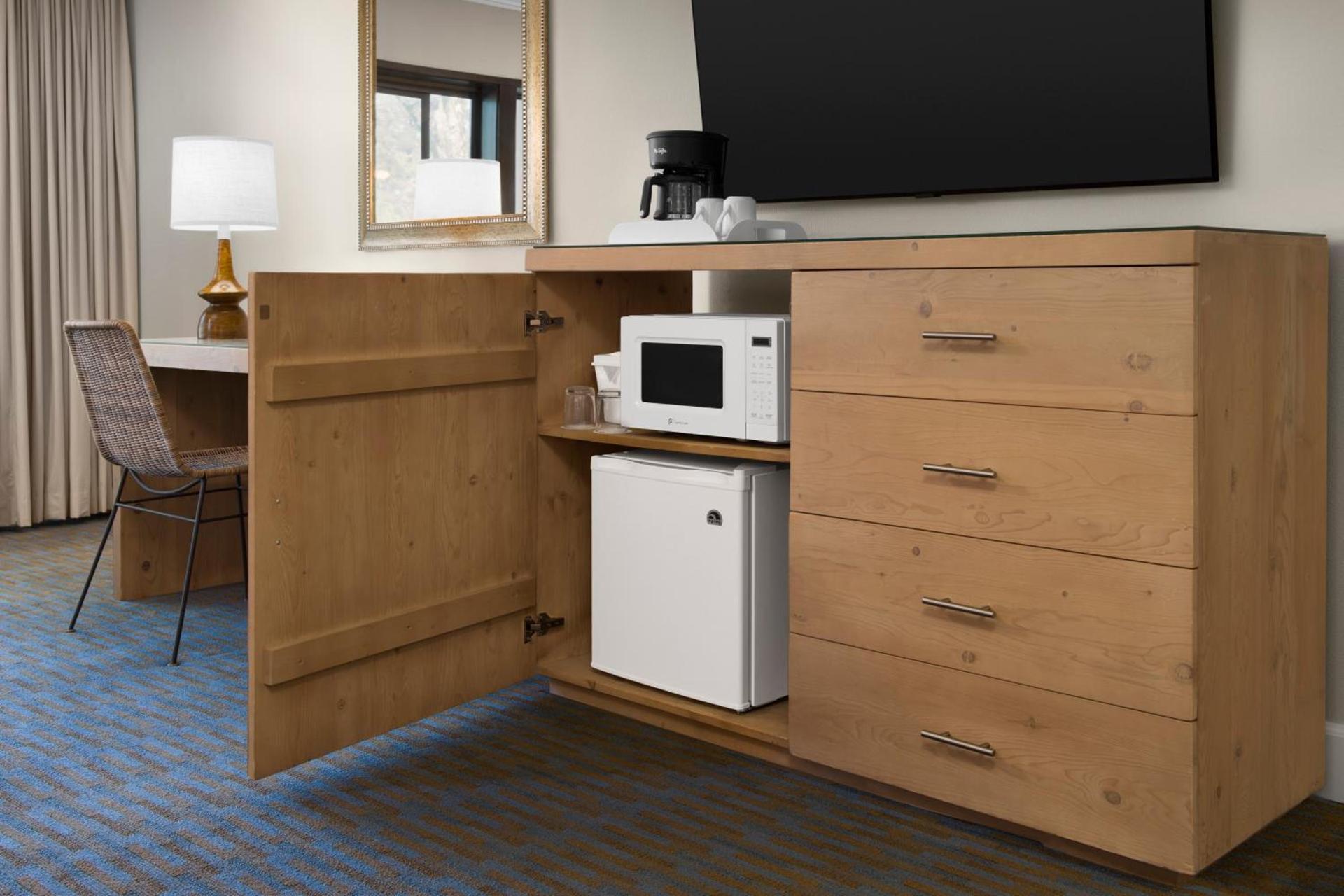 Ashland Hills Hotel & Suites photo 18