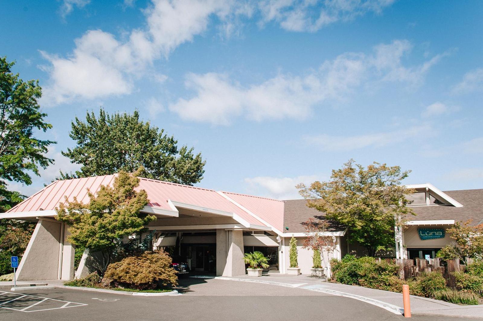 Ashland Hills Hotel & Suites photo 40