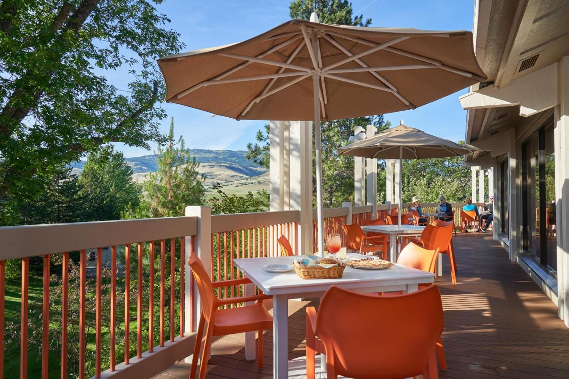 Ashland Hills Hotel & Suites photo 46