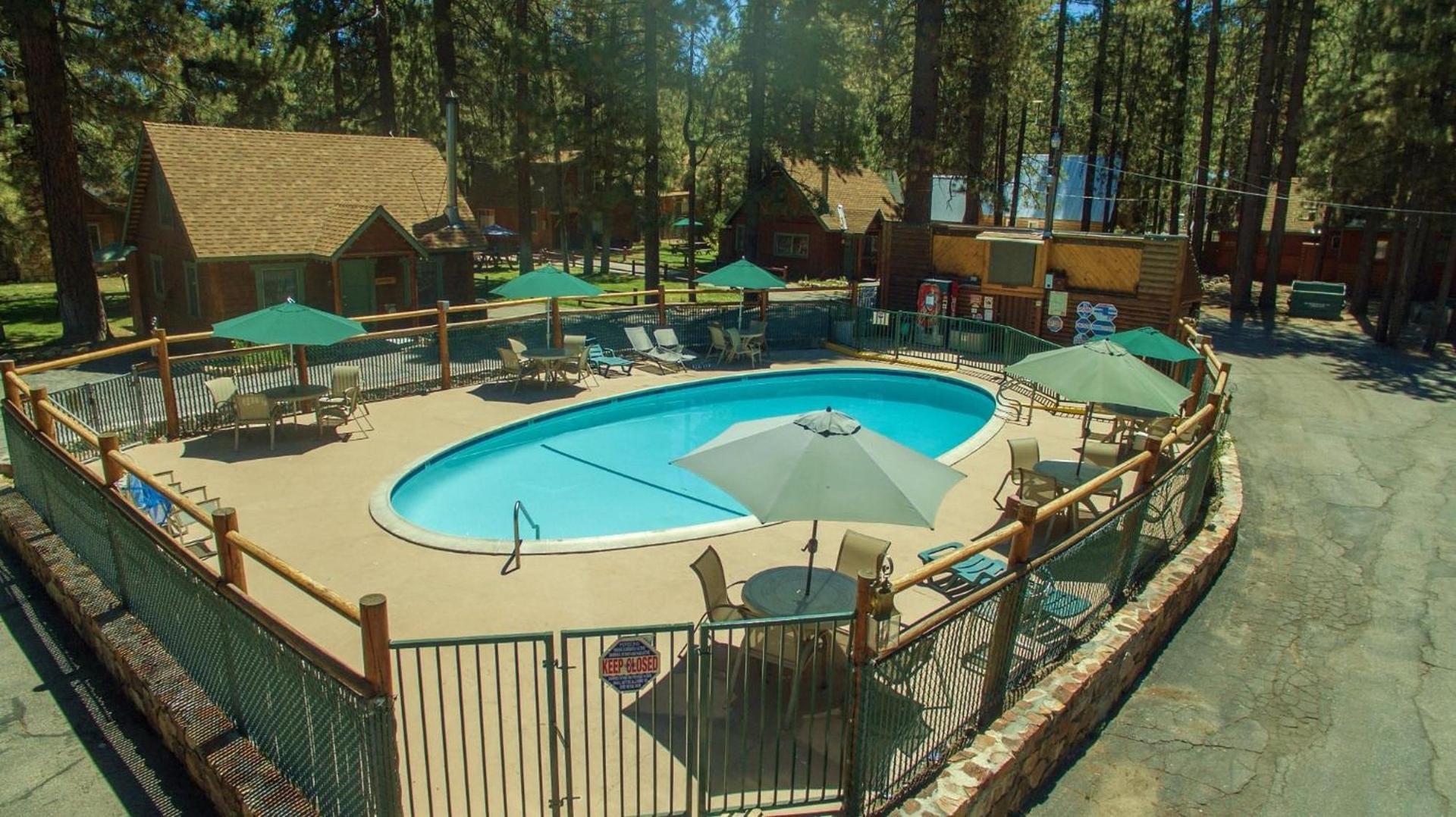 Golden Bear Cottages photo 6