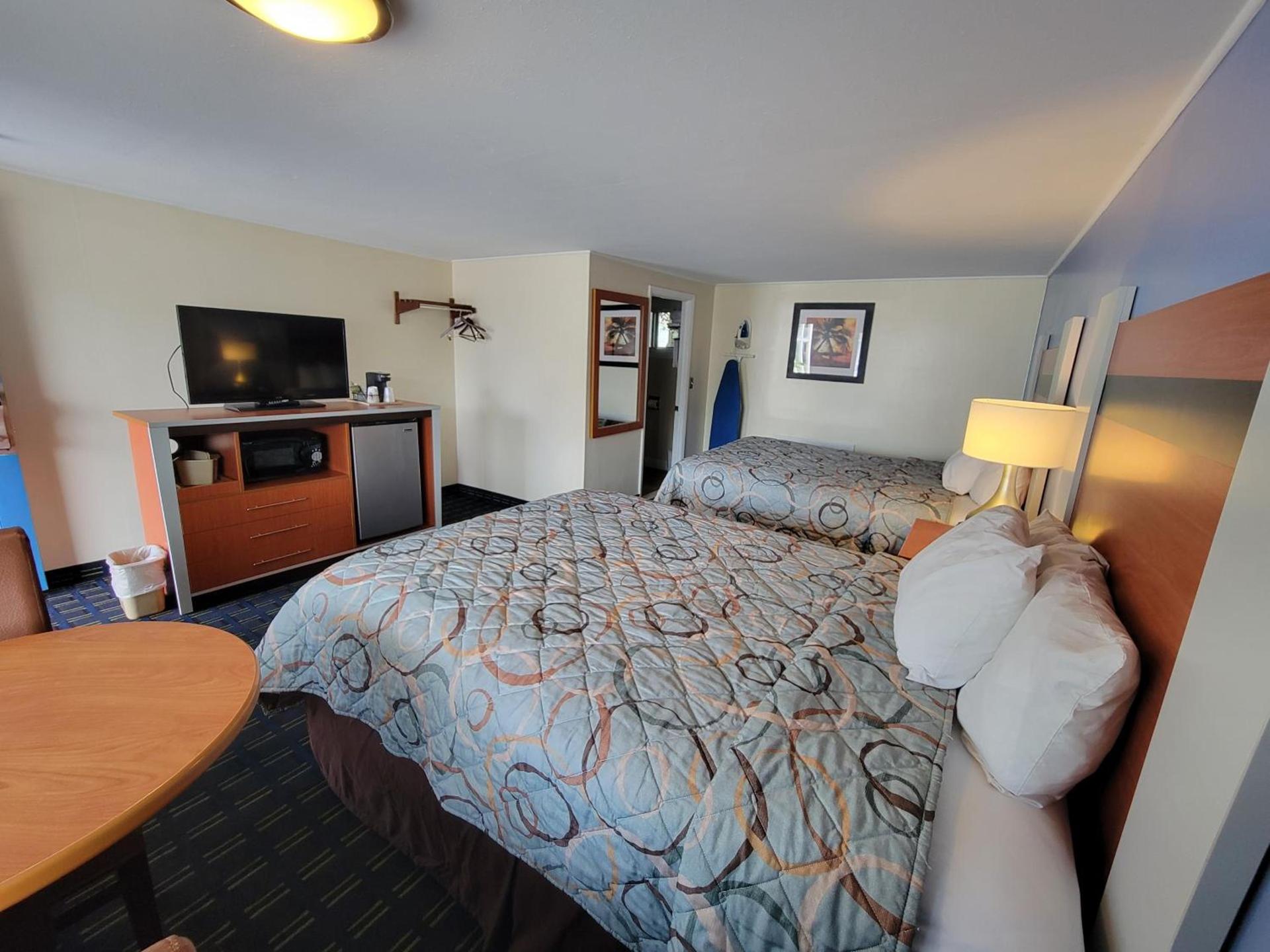 Days Inn by Wyndham - Cape Cod photo 4