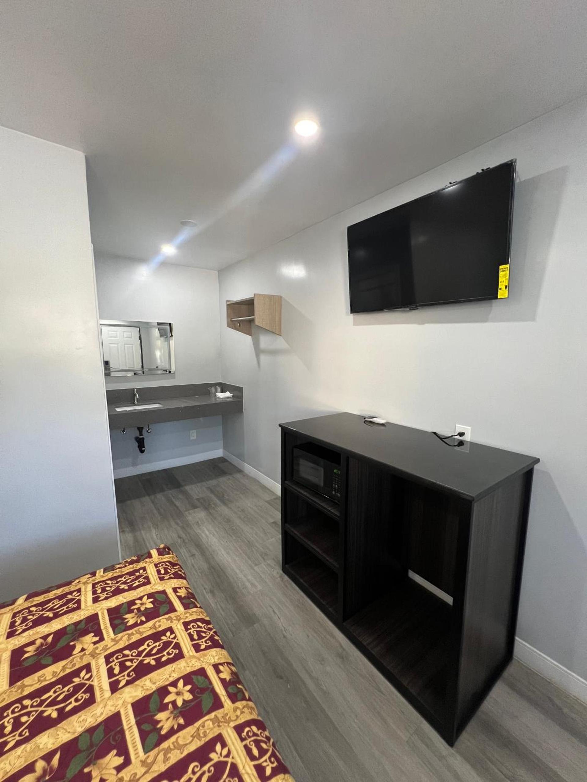 Eastsider Motel -Downtown LA New Rooms photo 18