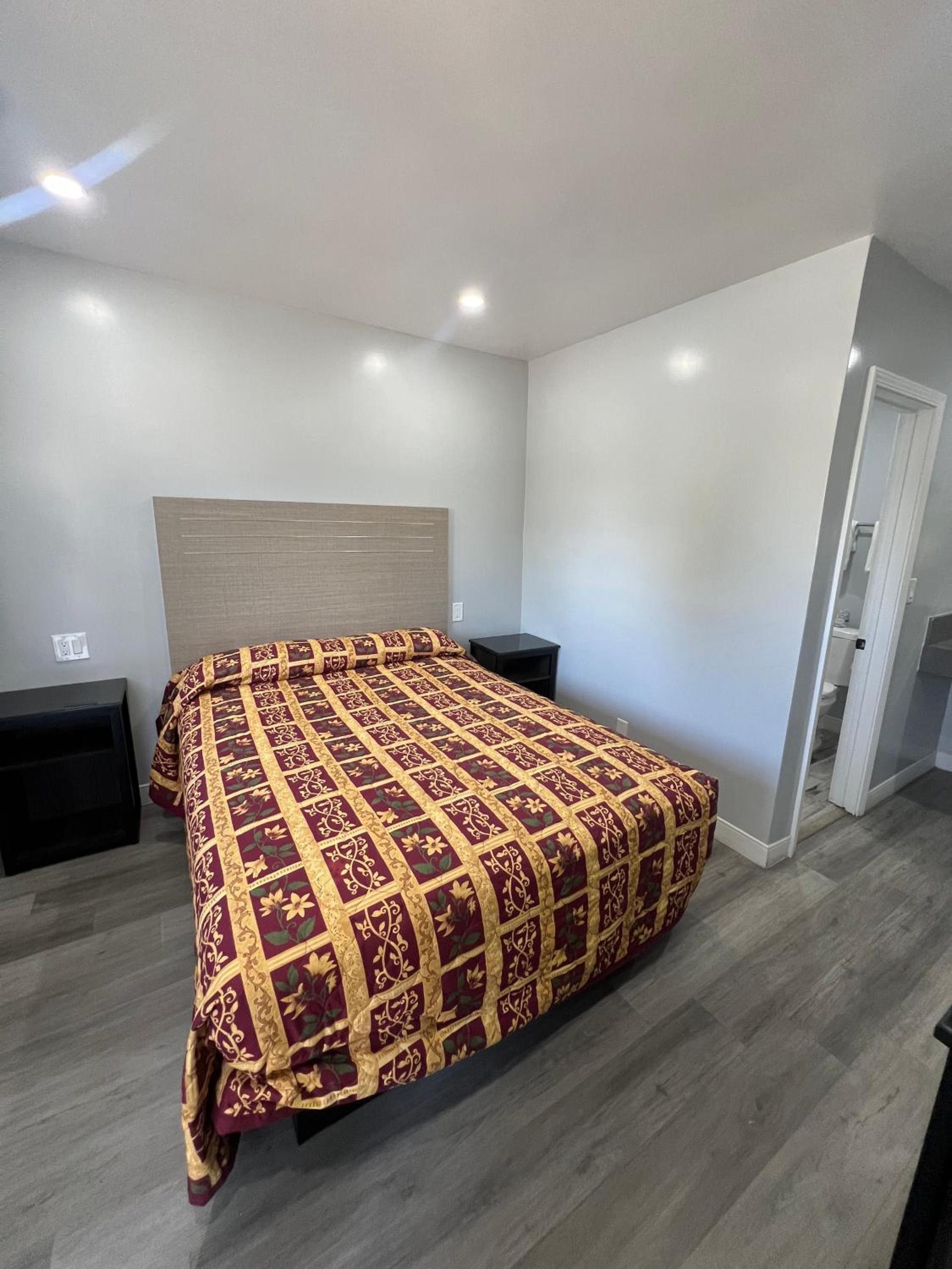 Eastsider Motel -Downtown LA New Rooms photo 15