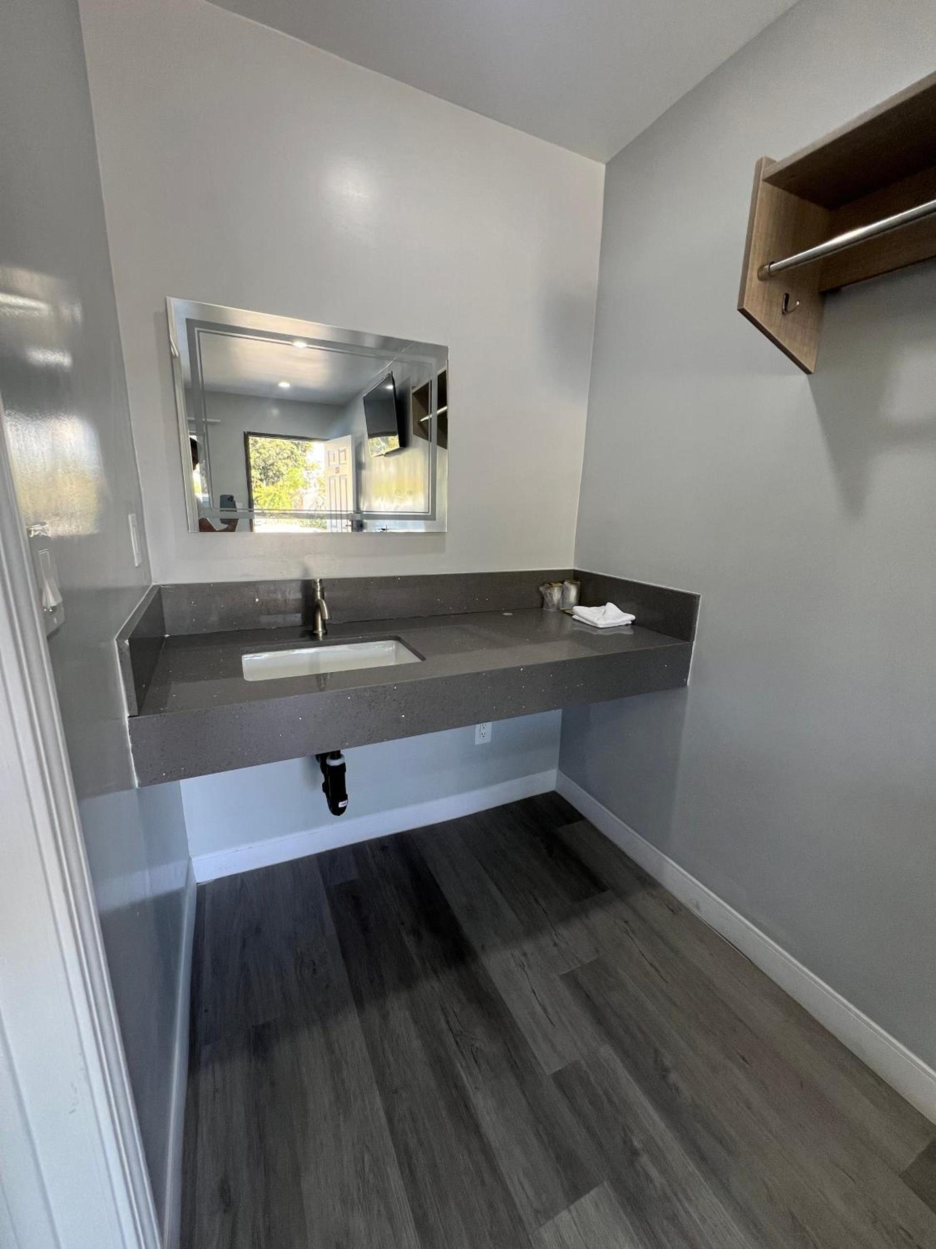 Eastsider Motel -Downtown LA New Rooms photo 14