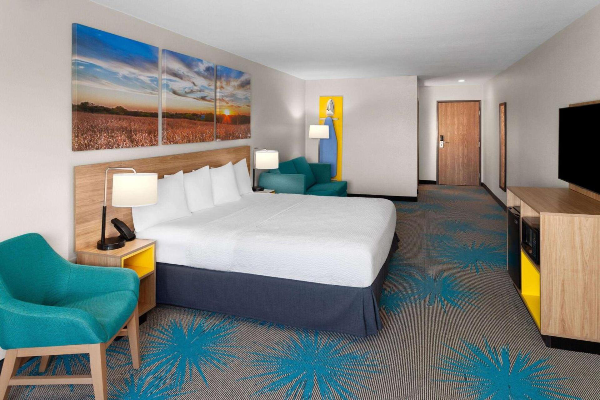 Days Inn & Suites by Wyndham Morris I-80 photo 10