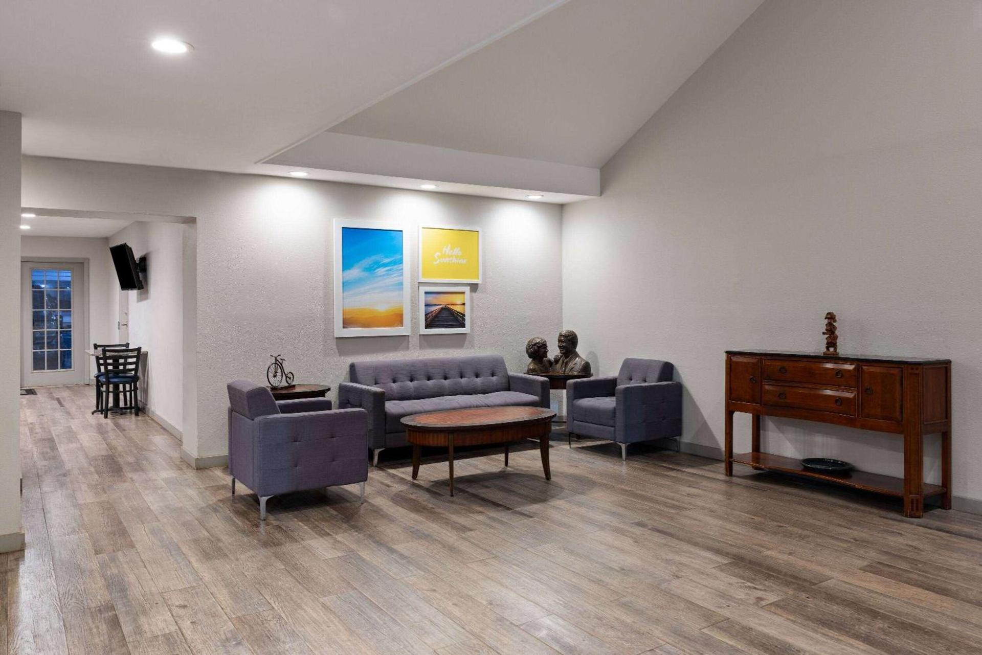 Days Inn by Wyndham Americus photo 6