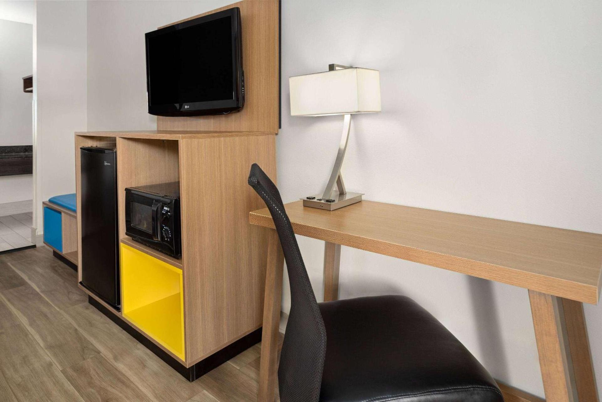 Days Inn by Wyndham Americus photo 15