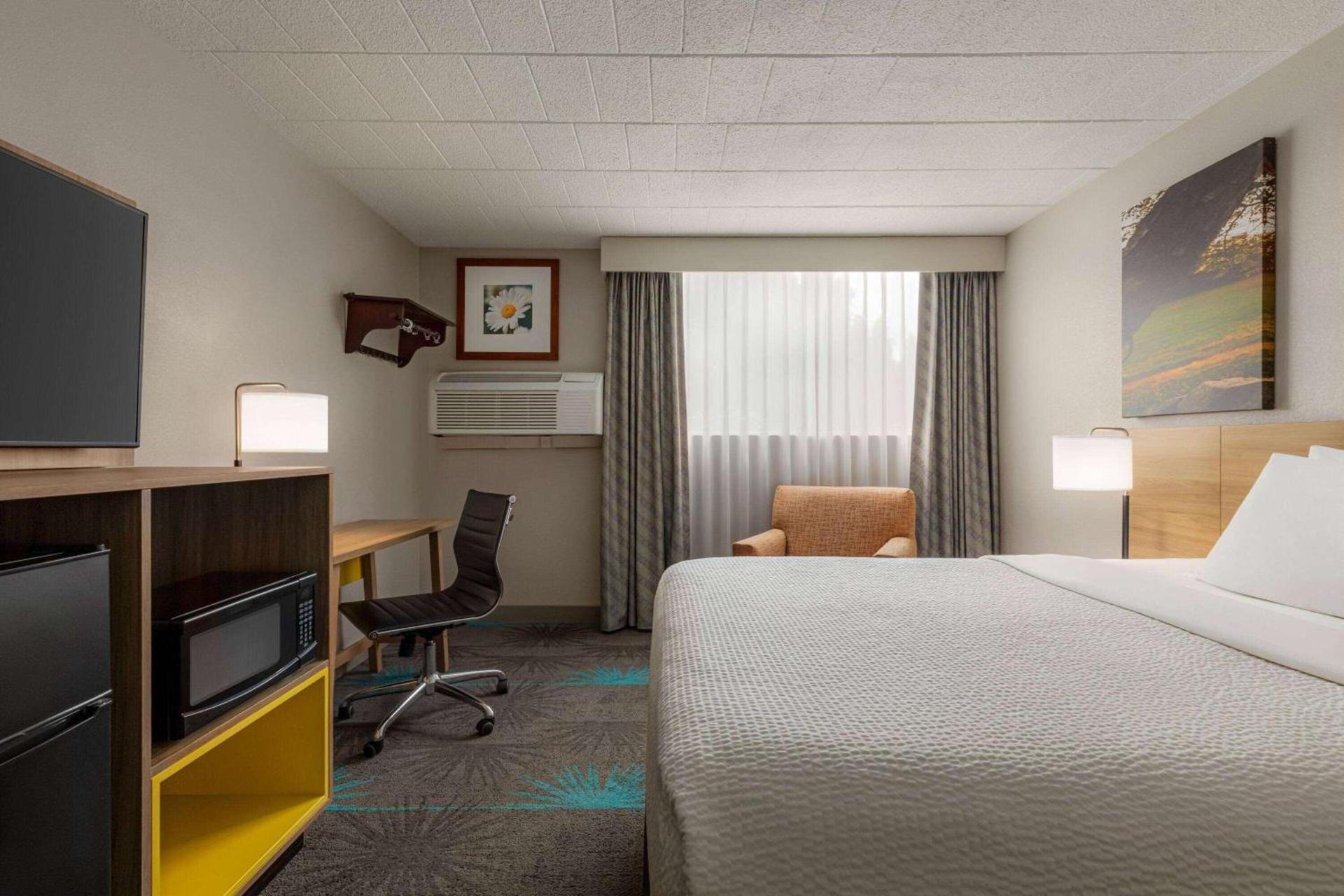 Days Hotel by Wyndham Allentown Airport / Lehigh Valley photo 17