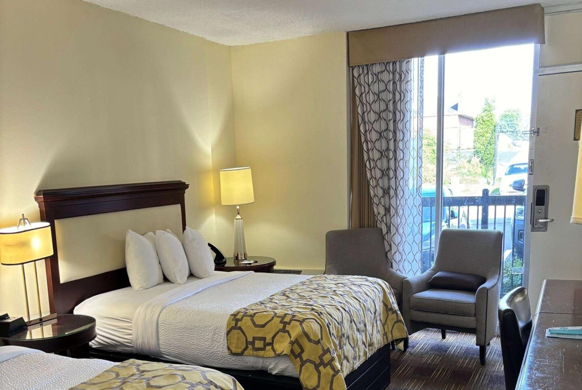 Baymont by Wyndham Johnson City photo 14