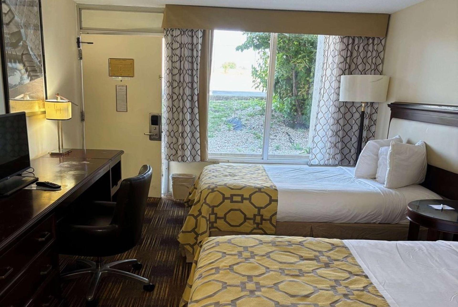 Baymont by Wyndham Johnson City photo 15