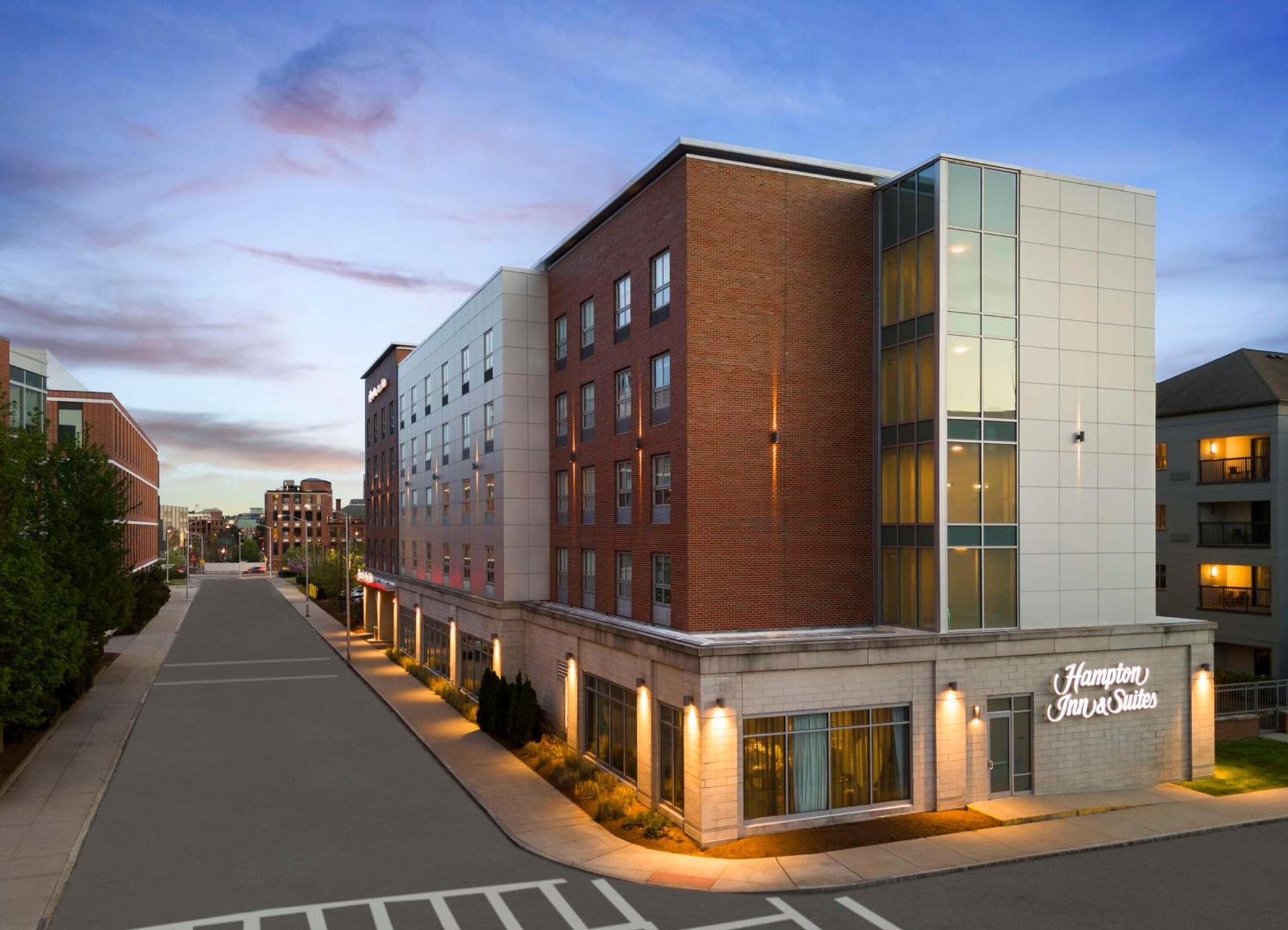 Hampton Inn & Suites-Worcester, MA photo 4