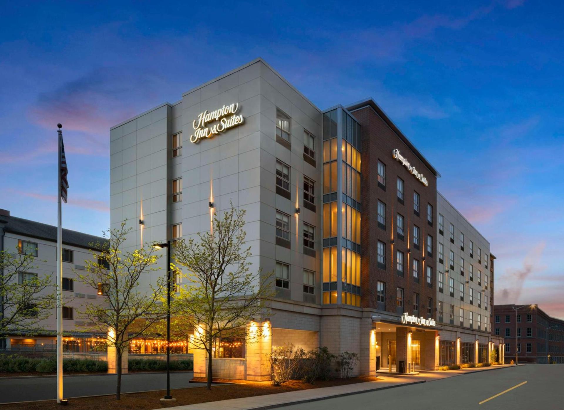 Hampton Inn & Suites-Worcester, MA photo 6