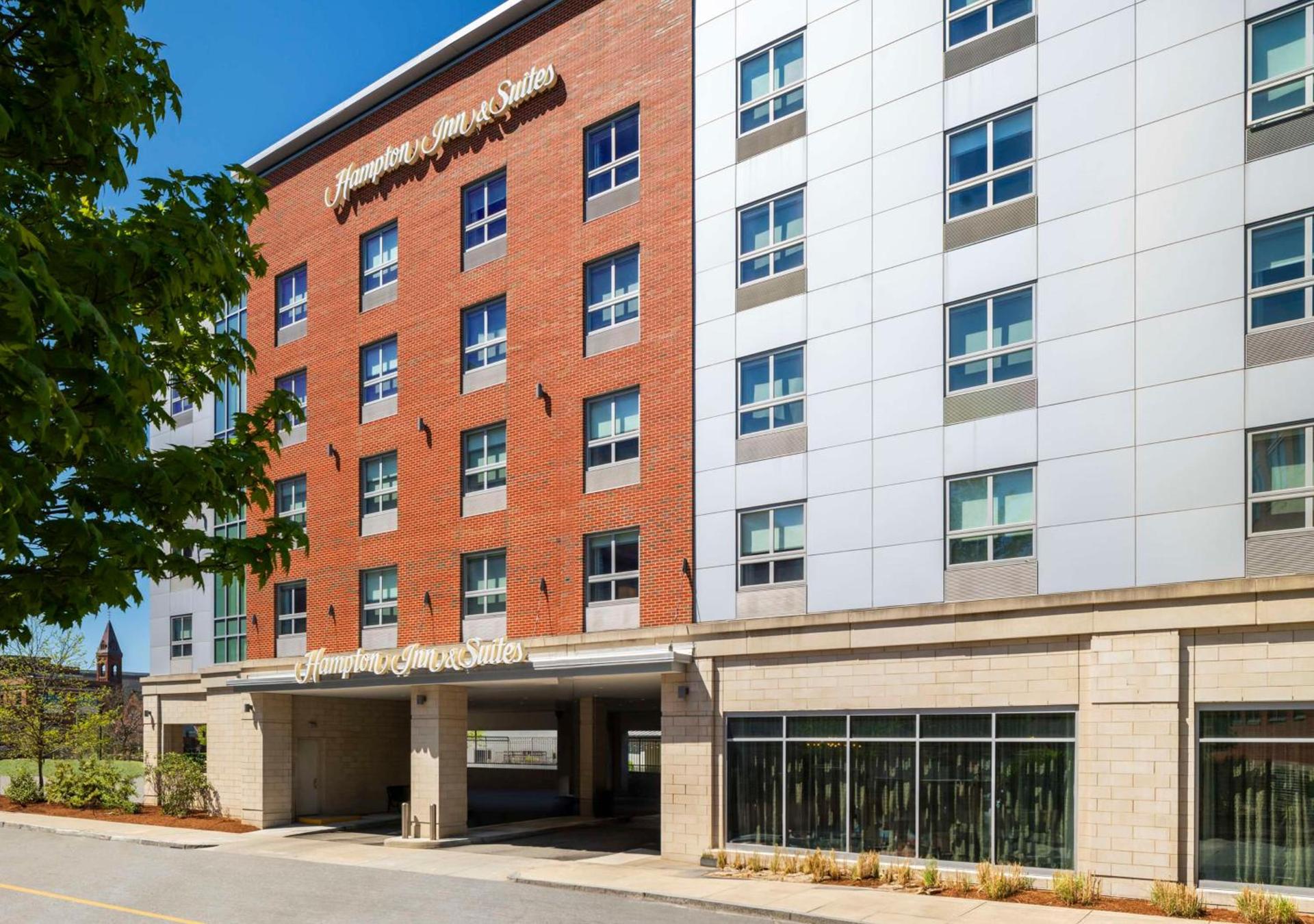 Hampton Inn & Suites-Worcester, MA photo 7