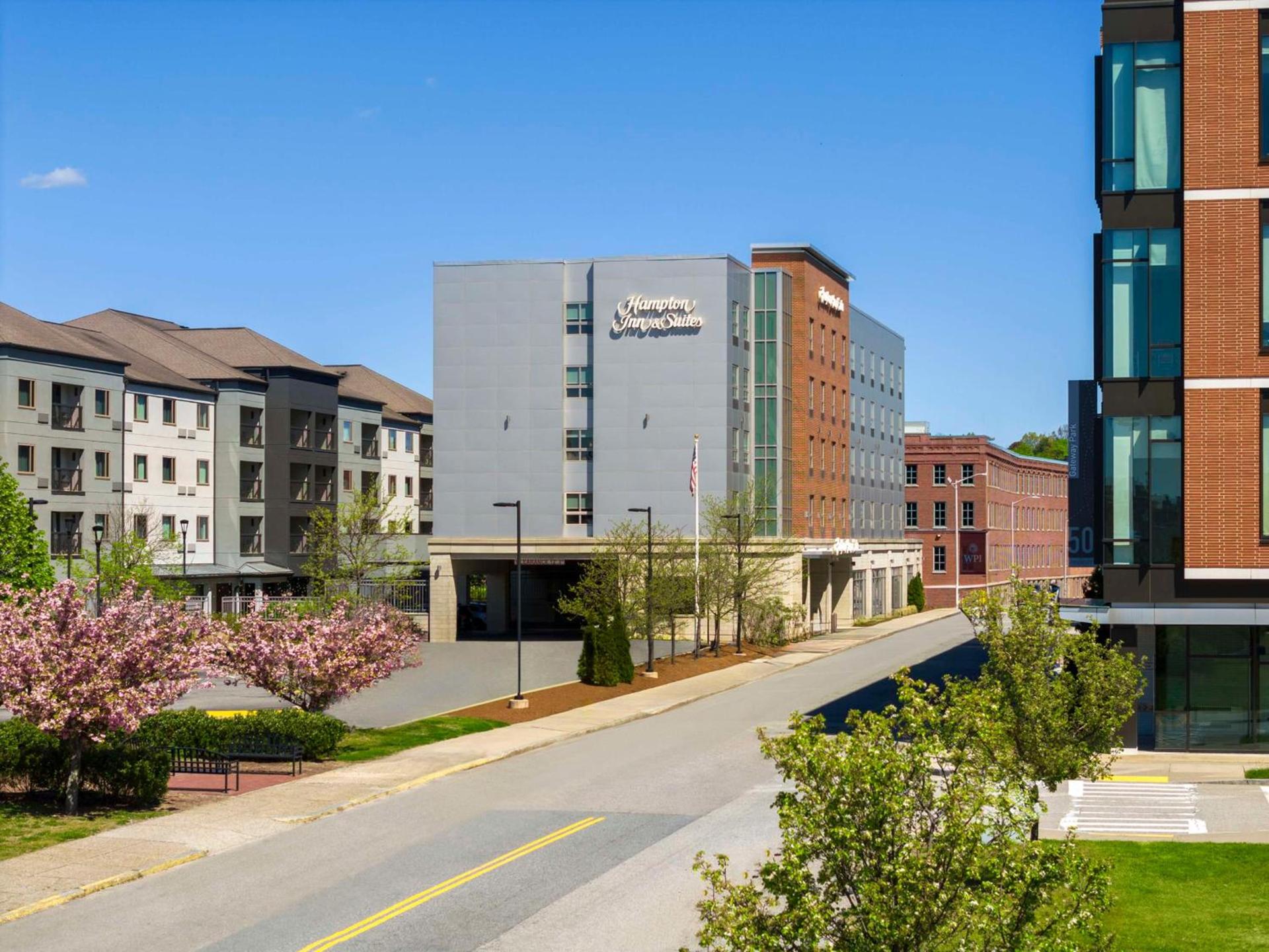 Hampton Inn & Suites-Worcester, MA photo 10