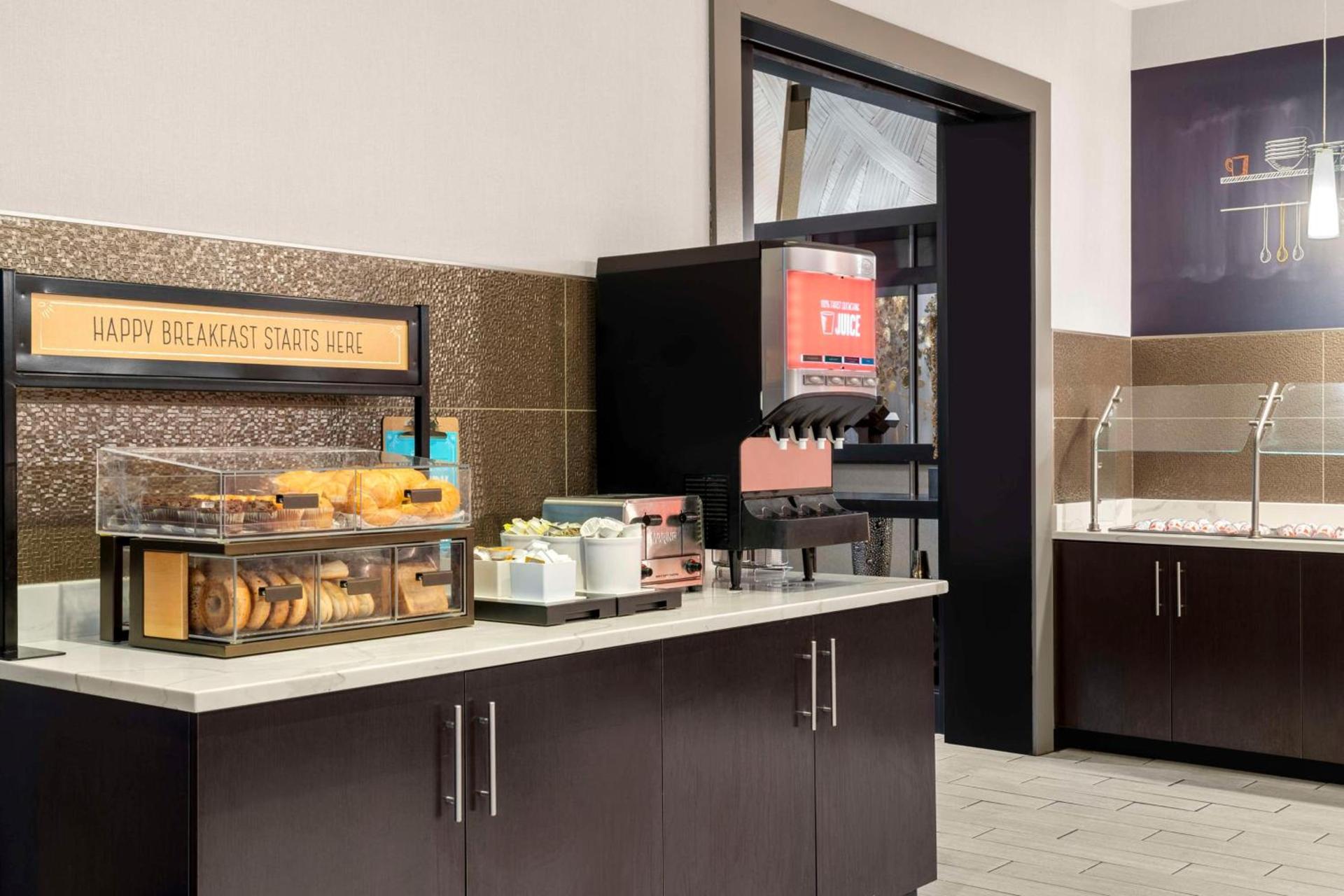 Hampton Inn & Suites-Worcester, MA photo 19