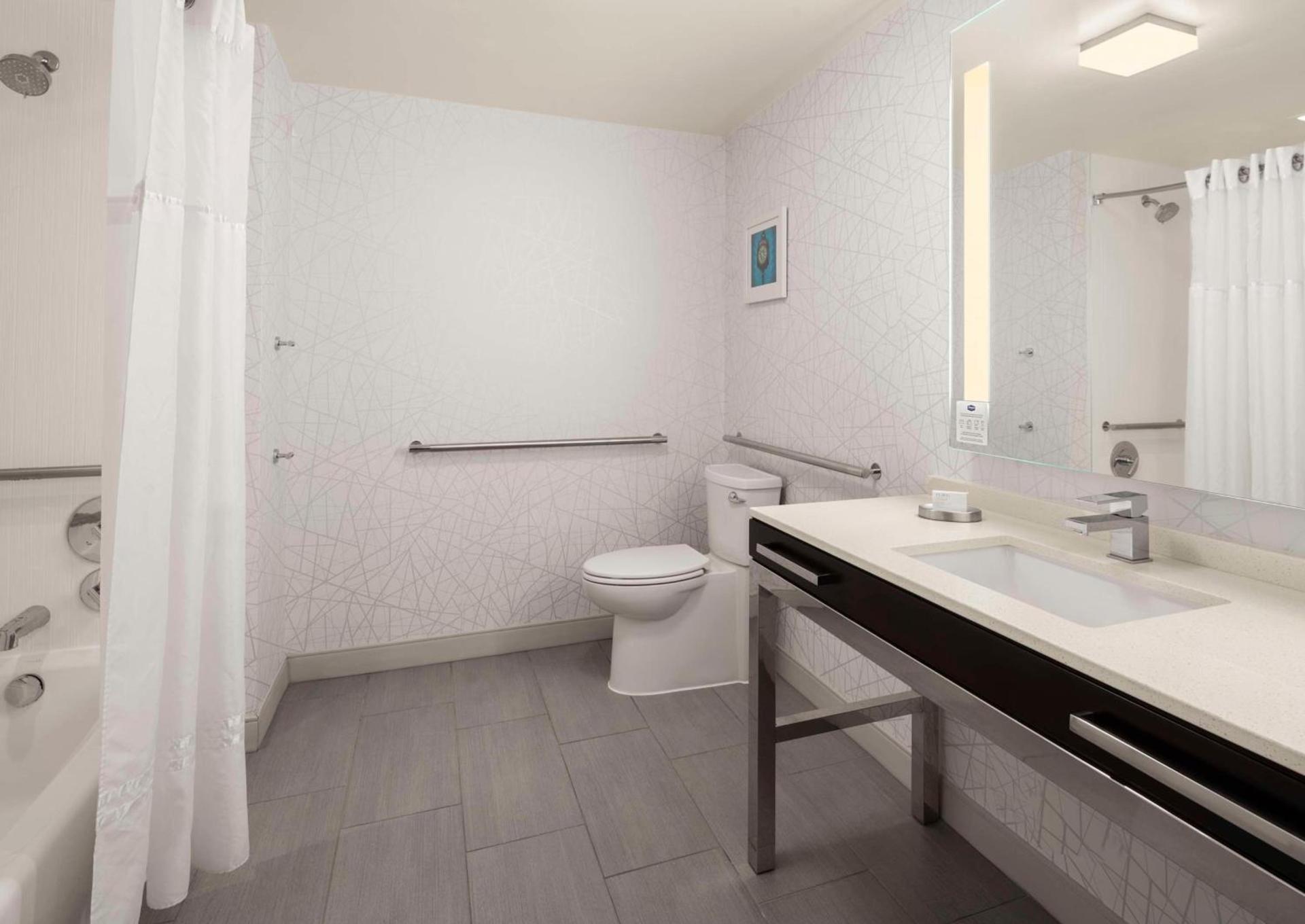Hampton Inn & Suites-Worcester, MA photo 33