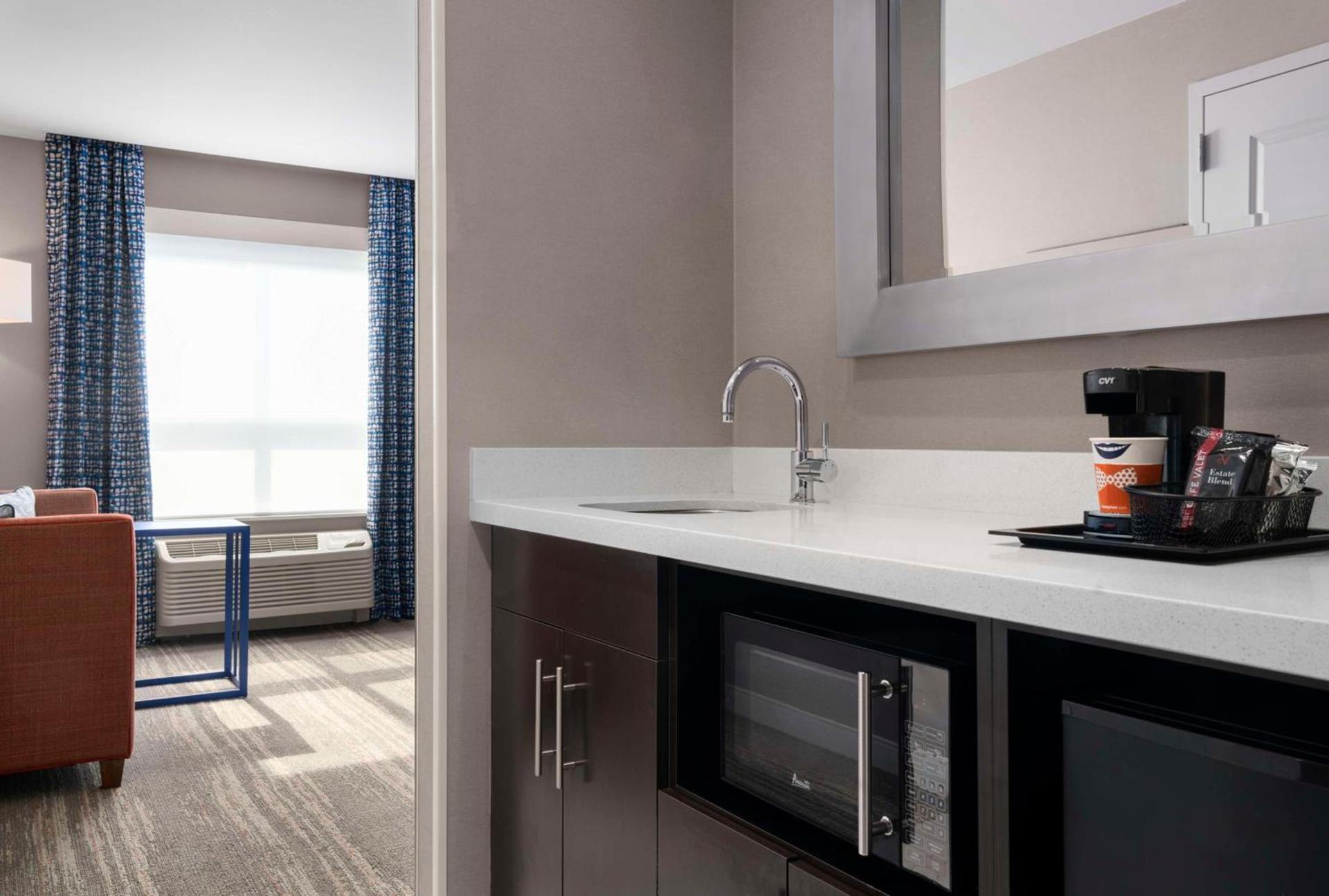 Hampton Inn & Suites-Worcester, MA photo 36