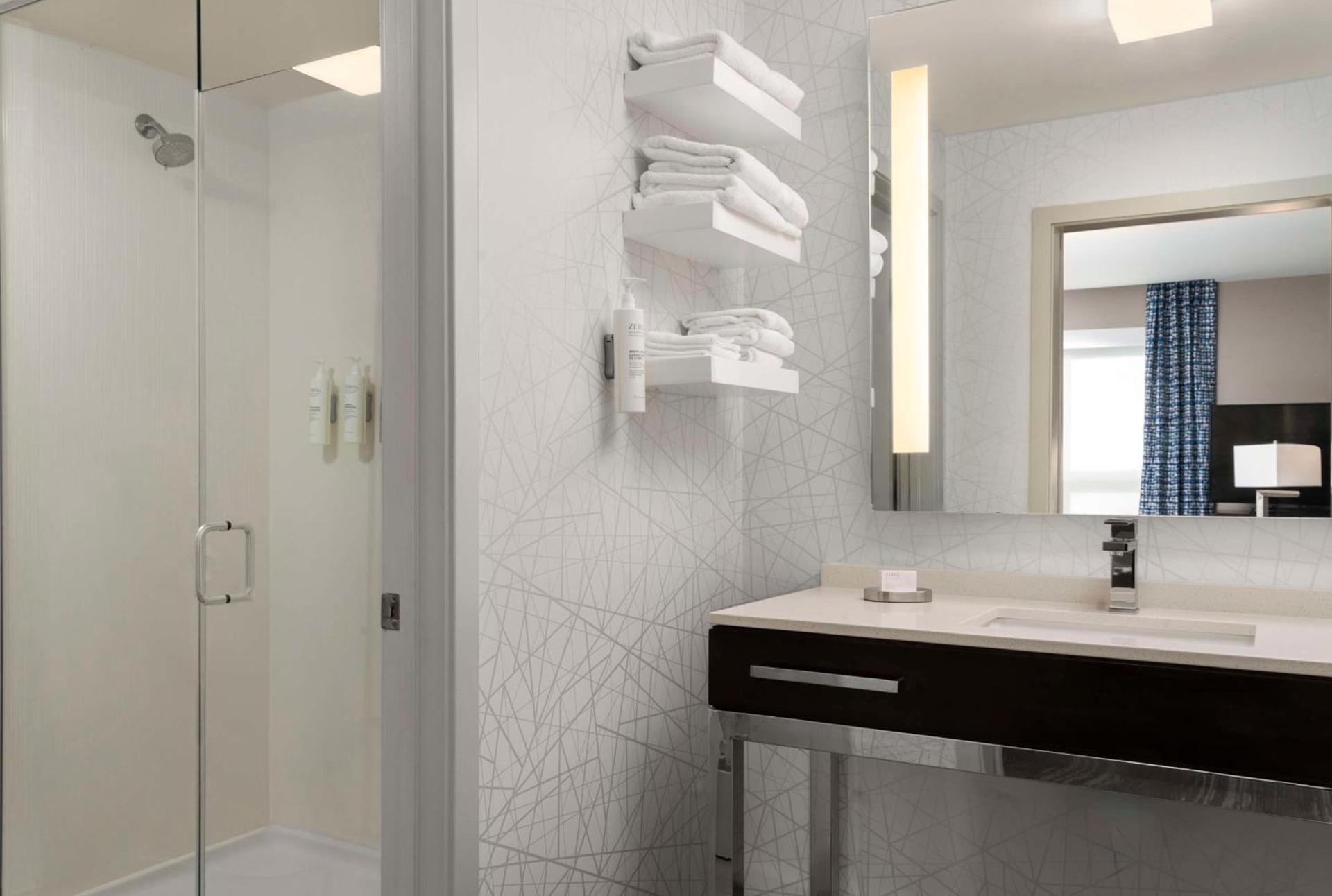 Hampton Inn & Suites-Worcester, MA photo 40