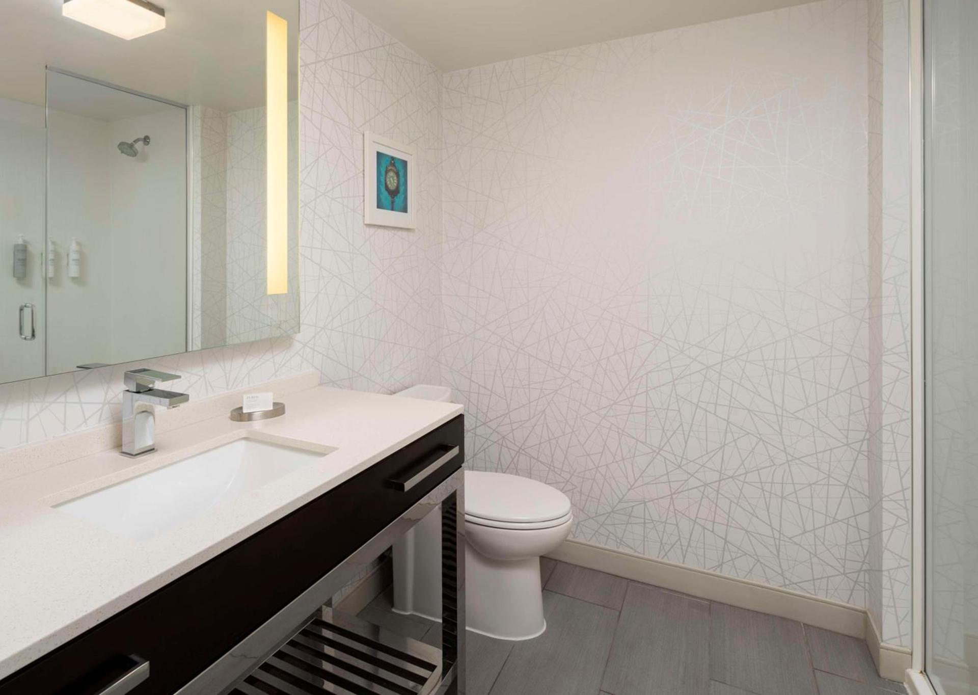 Hampton Inn & Suites-Worcester, MA photo 43