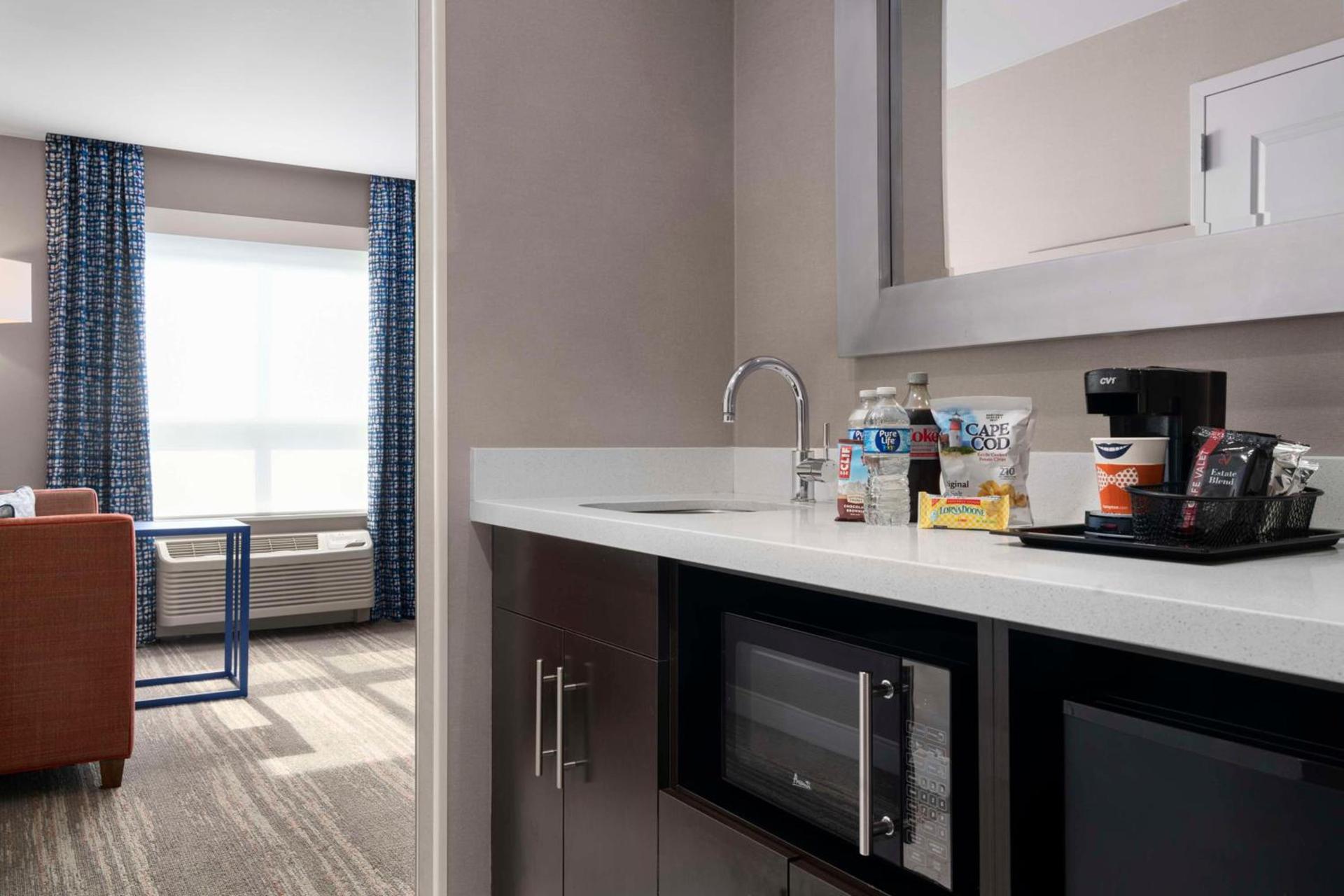 Hampton Inn & Suites-Worcester, MA photo 51