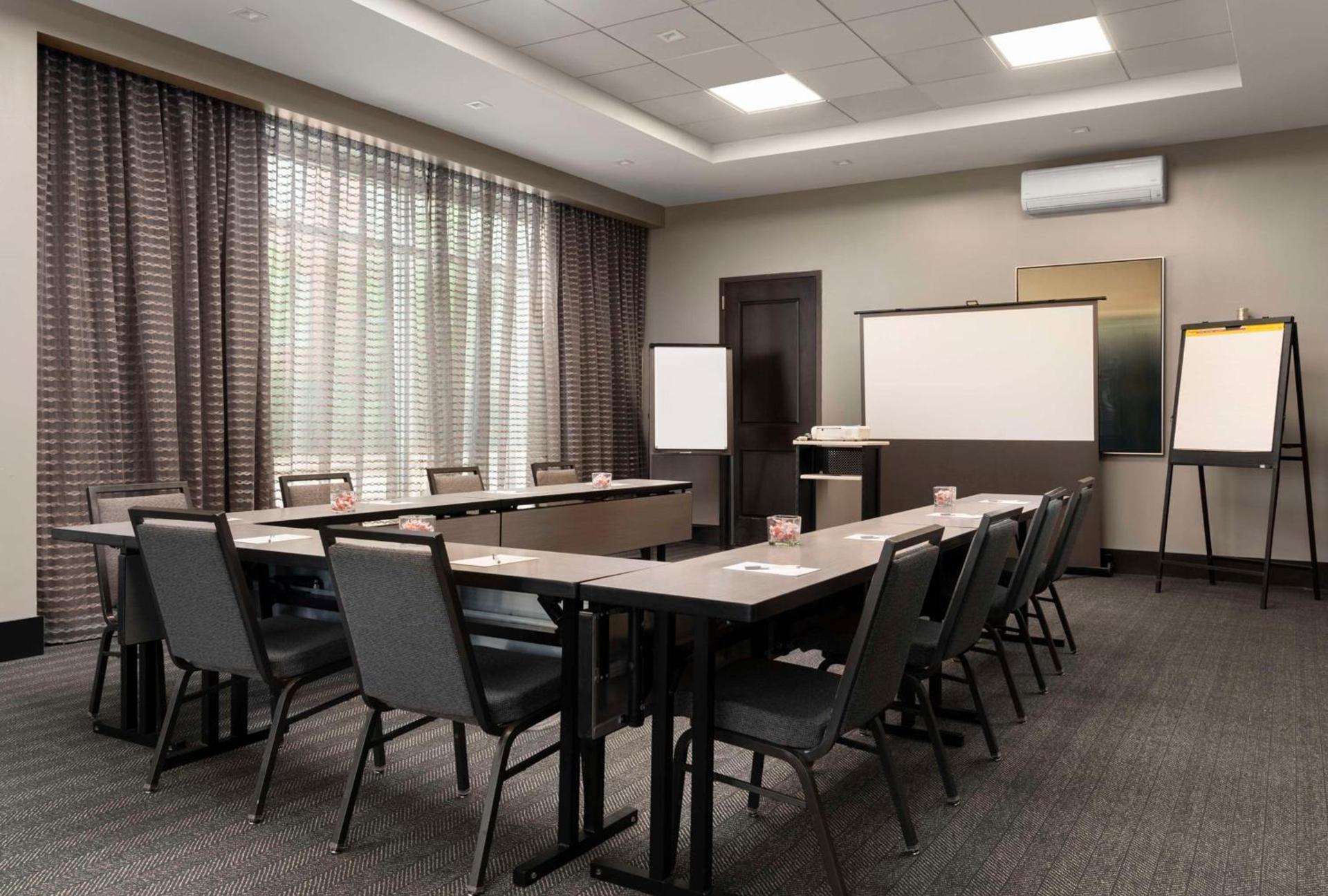 Hampton Inn & Suites-Worcester, MA photo 53