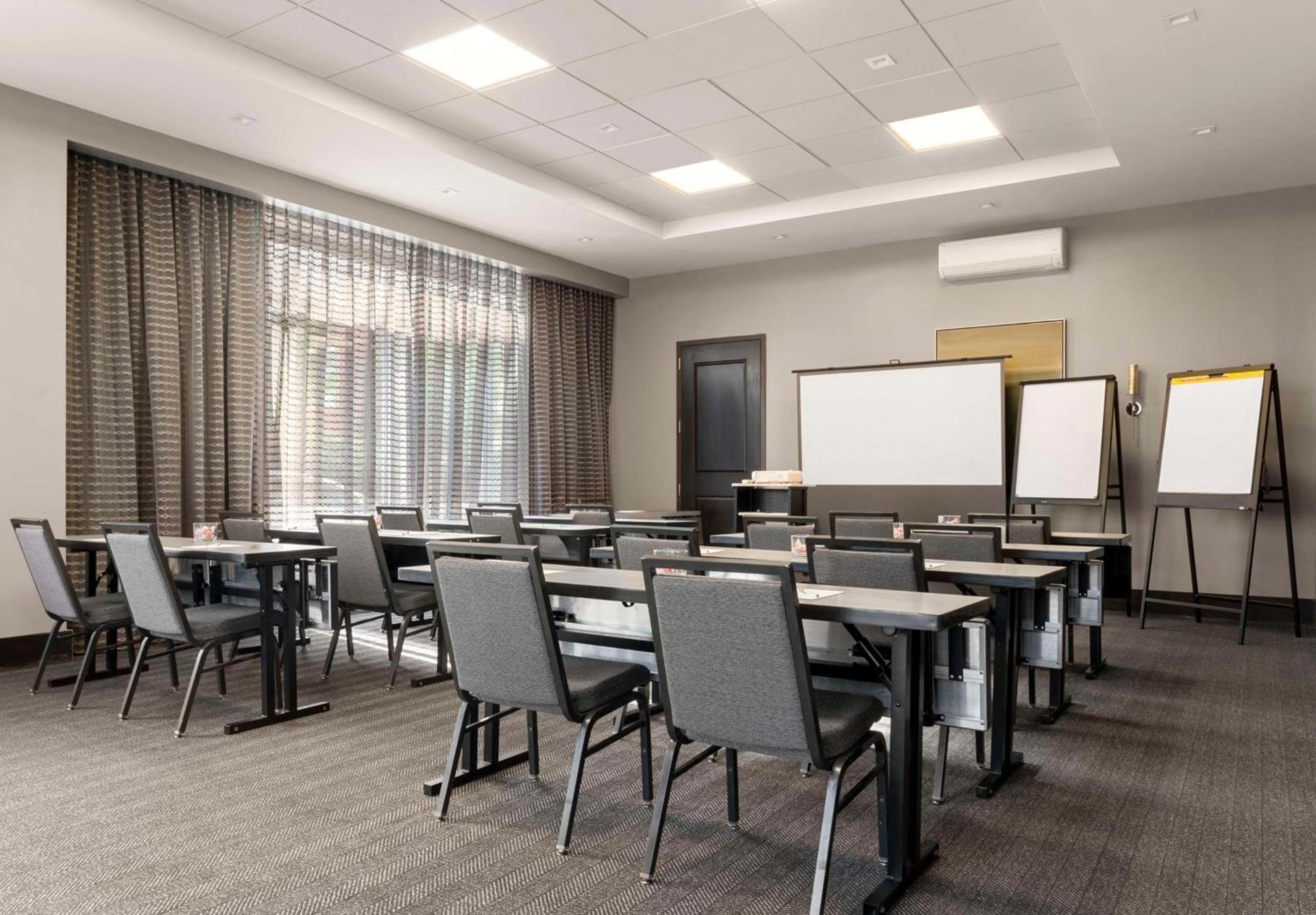 Hampton Inn & Suites-Worcester, MA photo 58