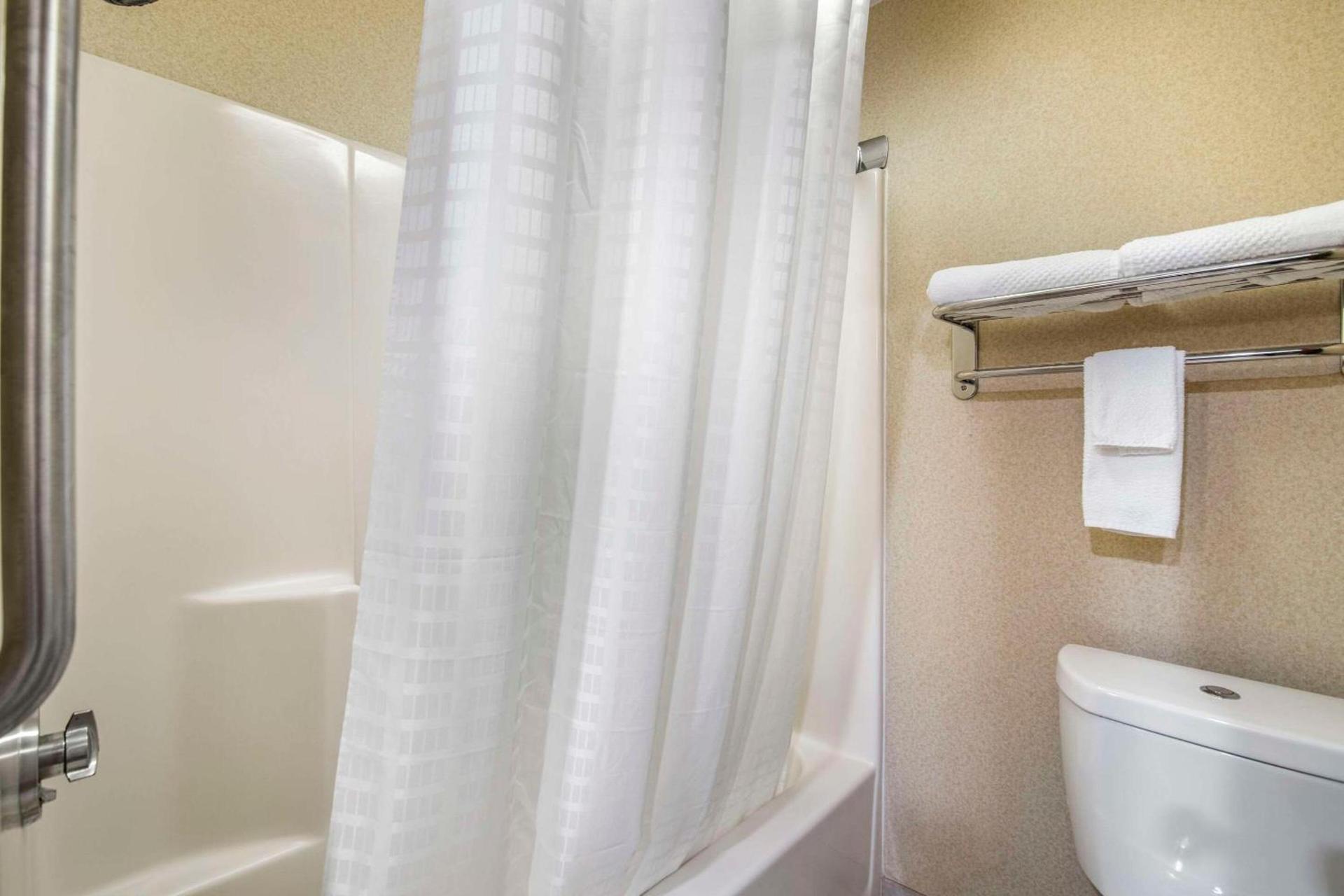 Quality Inn at Bangor Mall photo 17