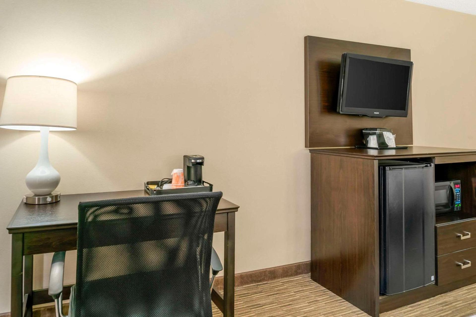 Quality Inn & Suites Monroe photo 8