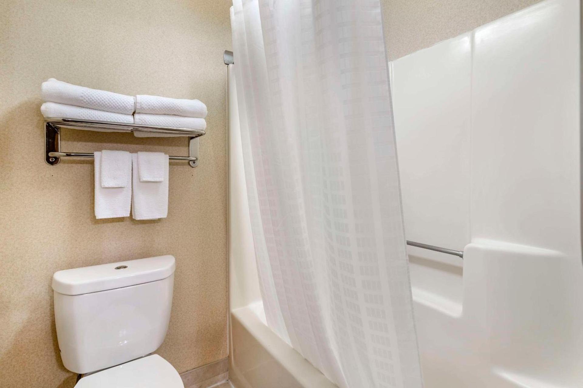 Quality Inn at Bangor Mall photo 21