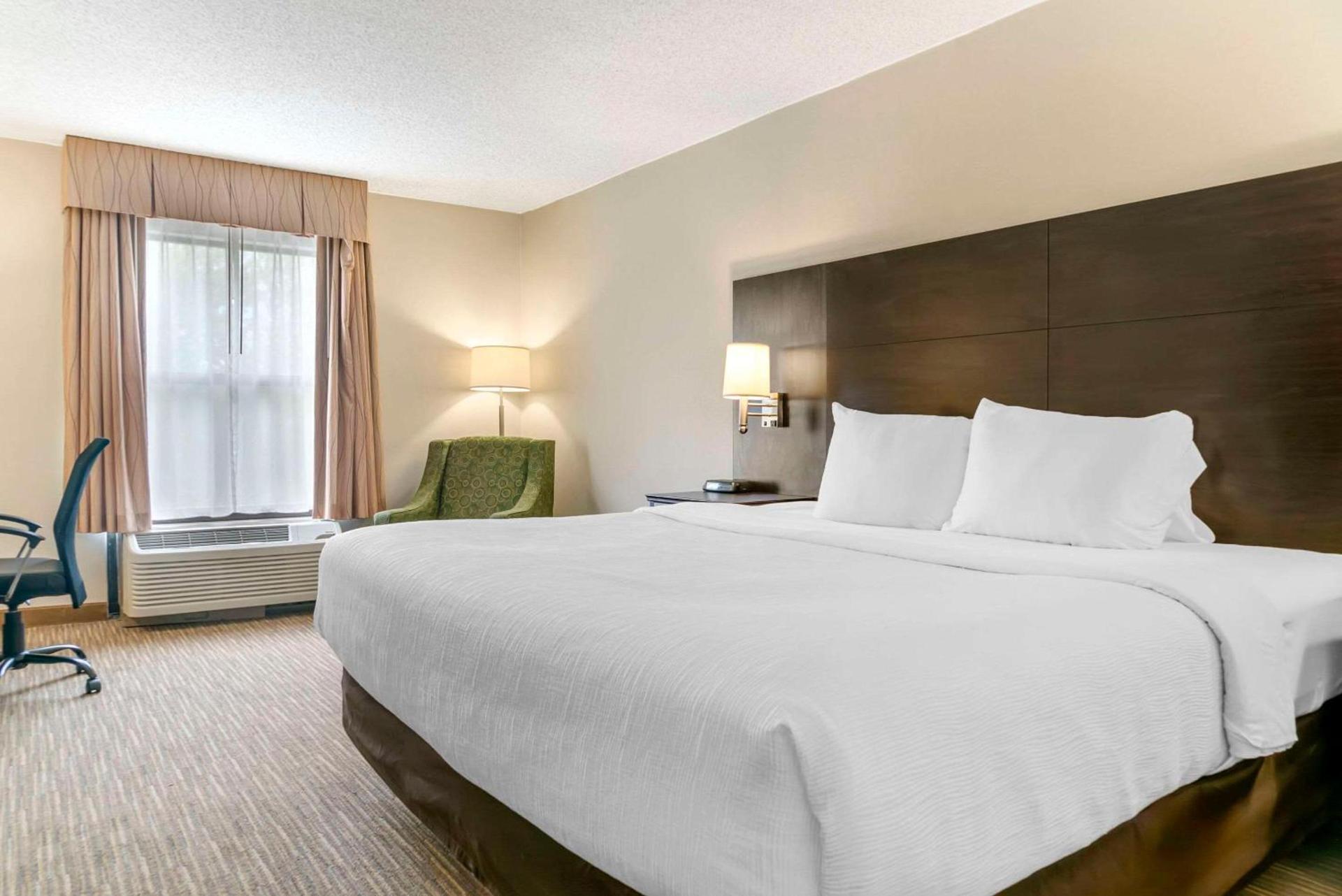 Quality Inn & Suites Monroe photo 10
