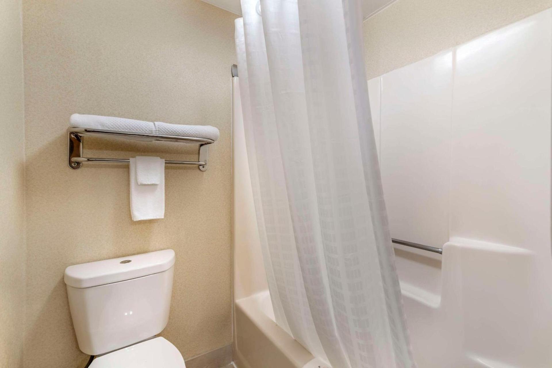 Quality Inn at Bangor Mall photo 25