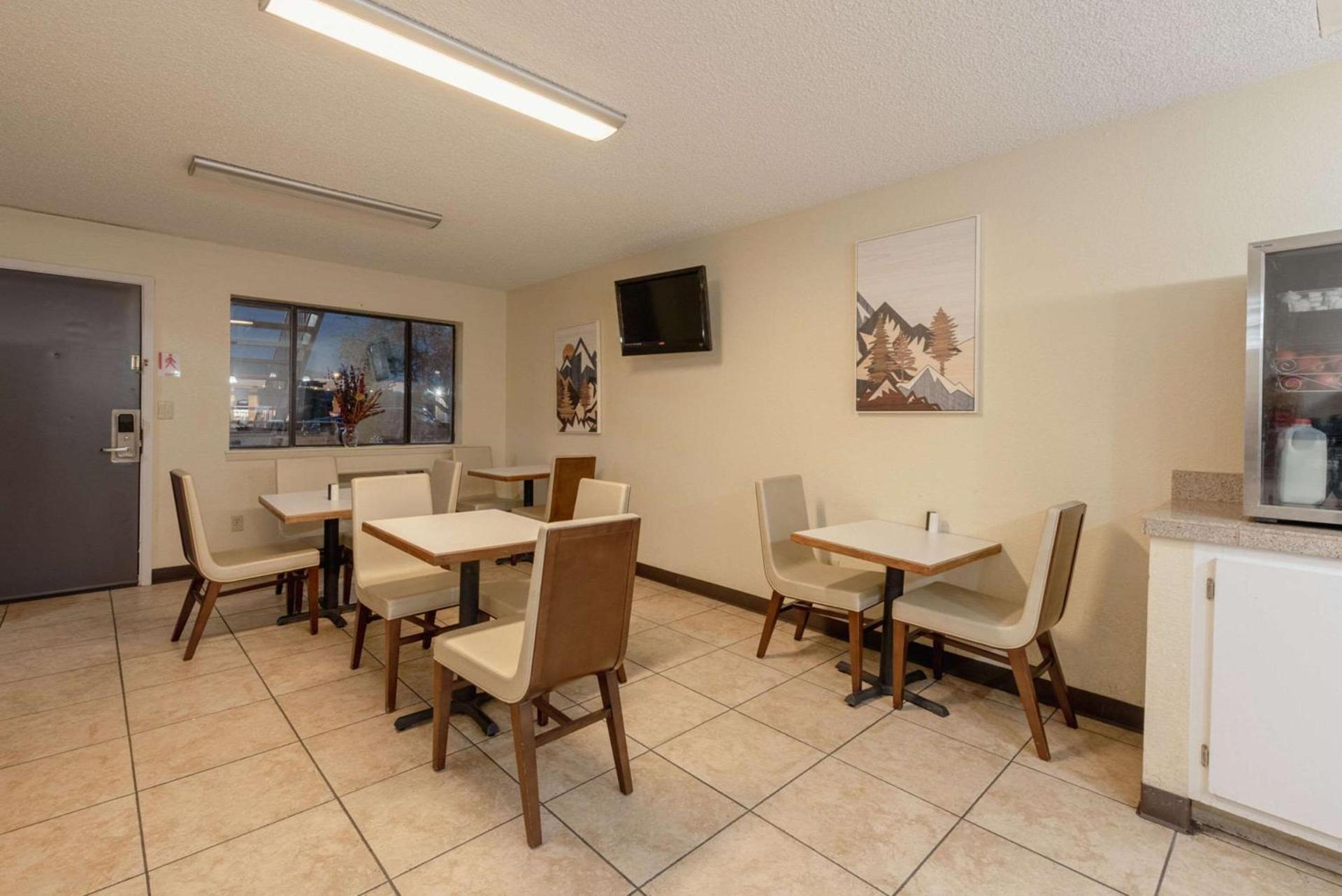 Econo Lodge Cortez near Mesa Verde photo 49