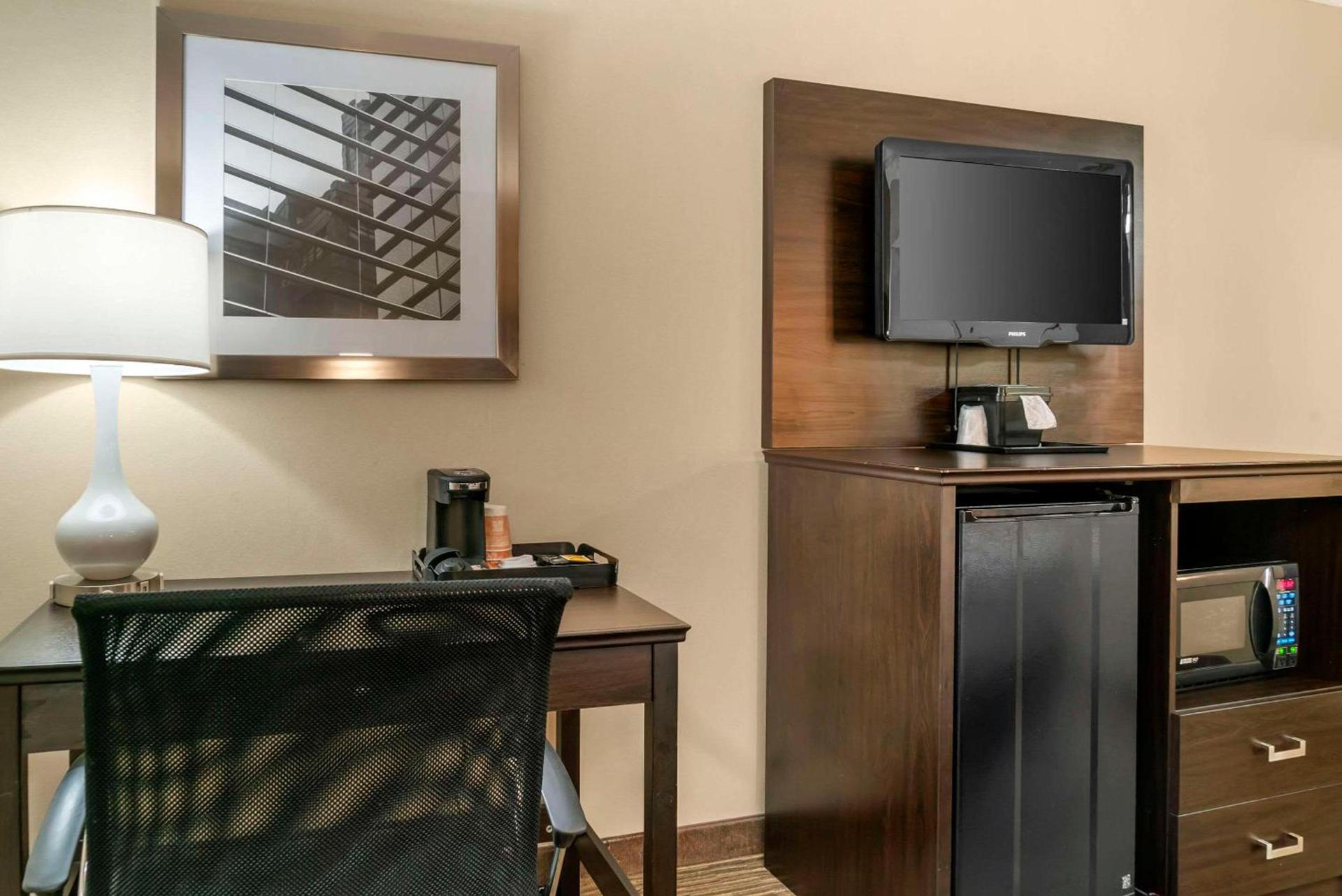 Quality Inn & Suites Monroe photo 16