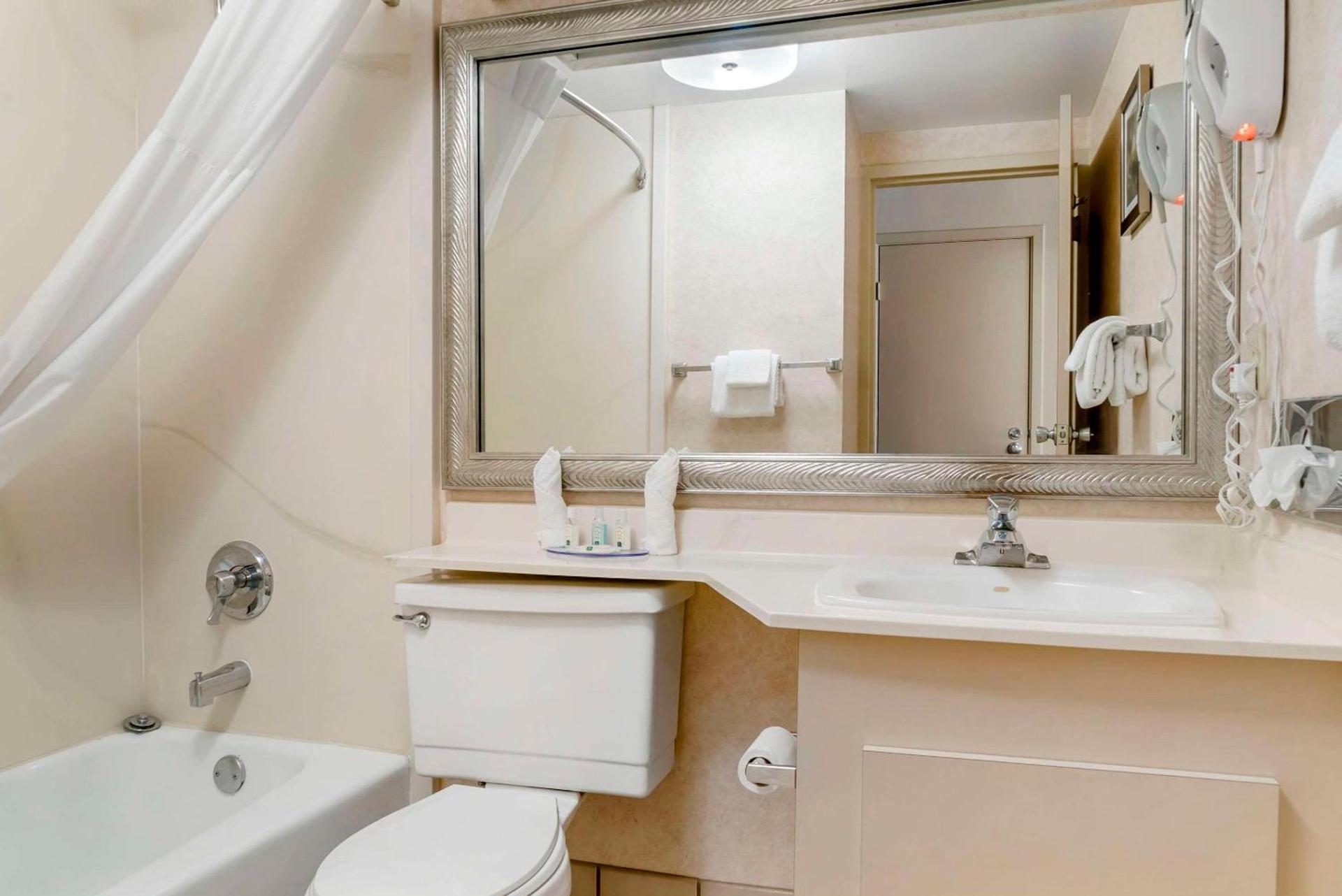 Quality Inn & Suites Monroe photo 17