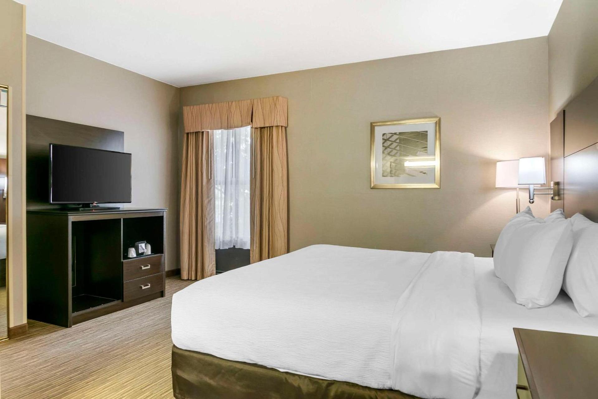Quality Inn & Suites Monroe photo 23