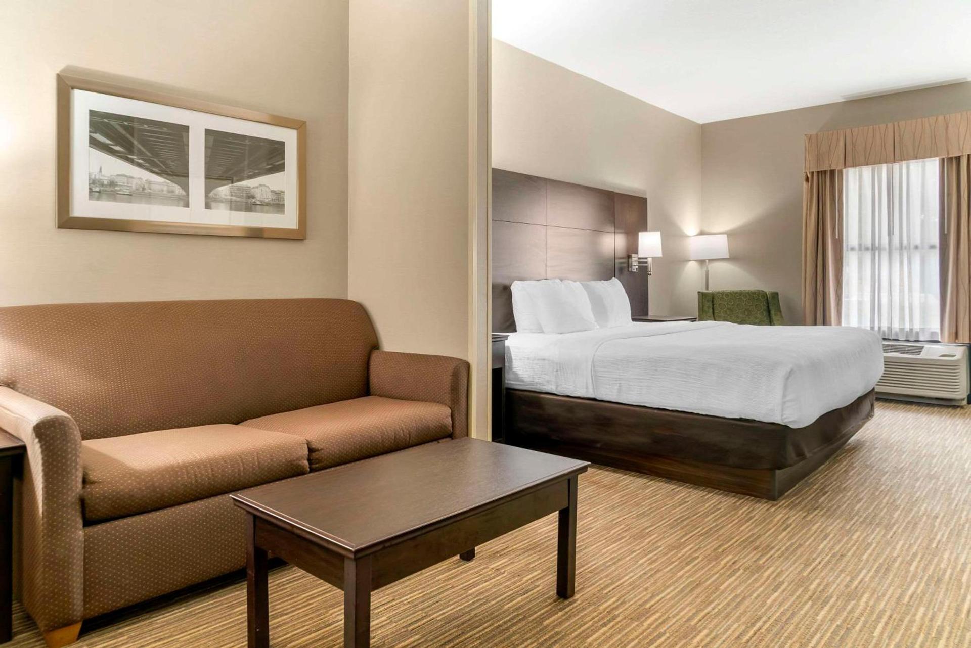 Quality Inn & Suites Monroe photo 26