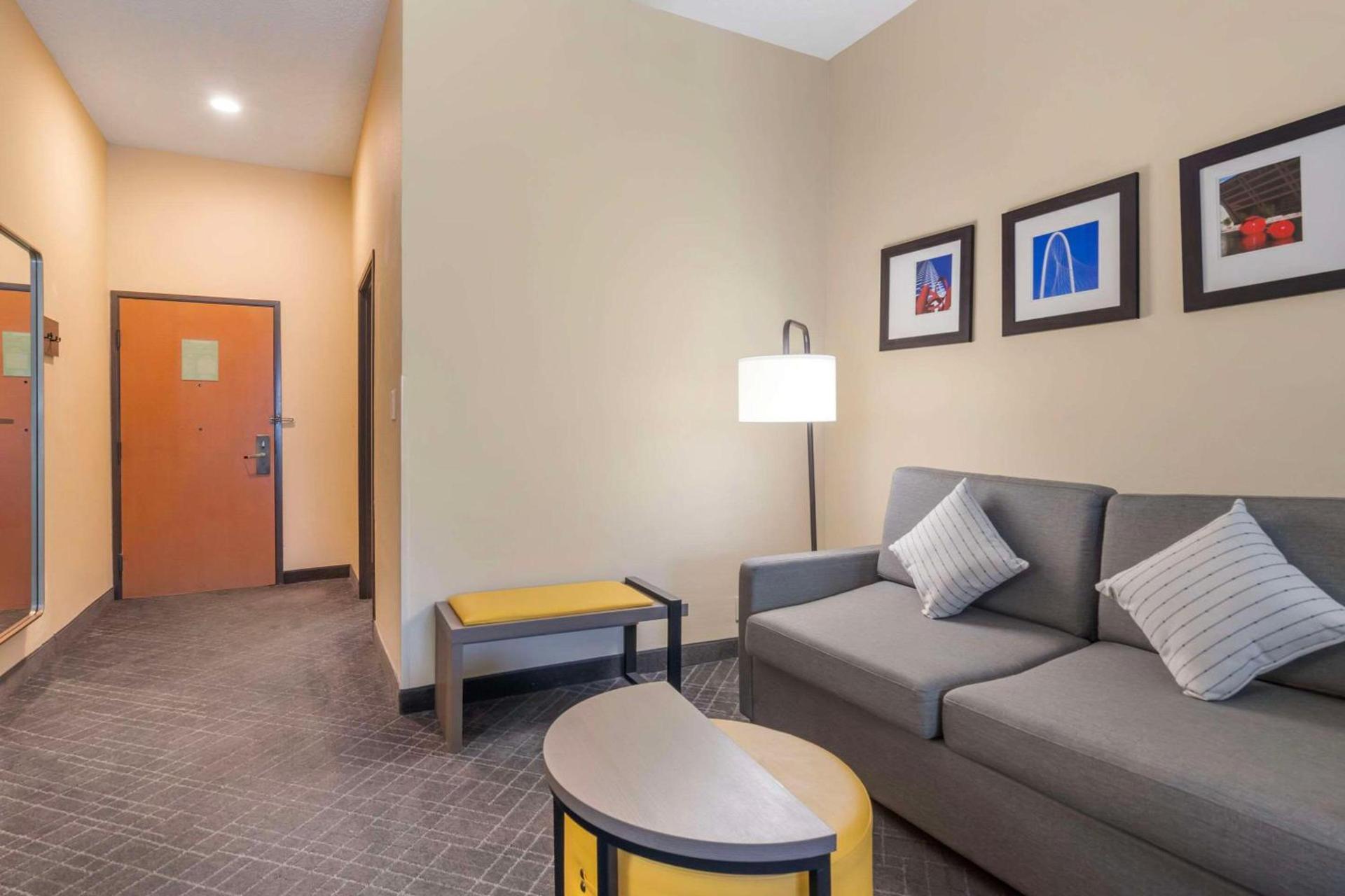 Comfort Suites McKinney-Allen photo 14