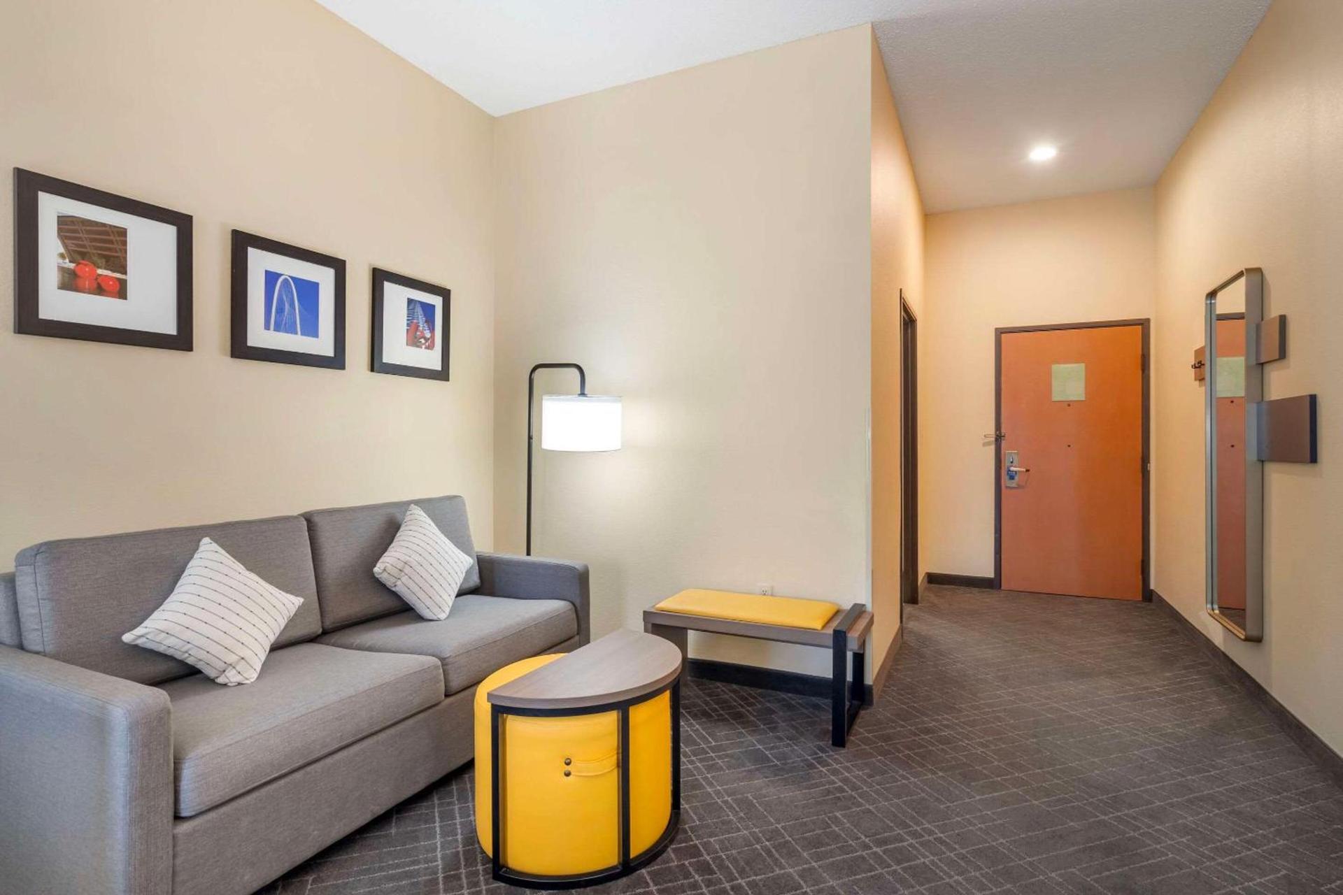Comfort Suites McKinney-Allen photo 17