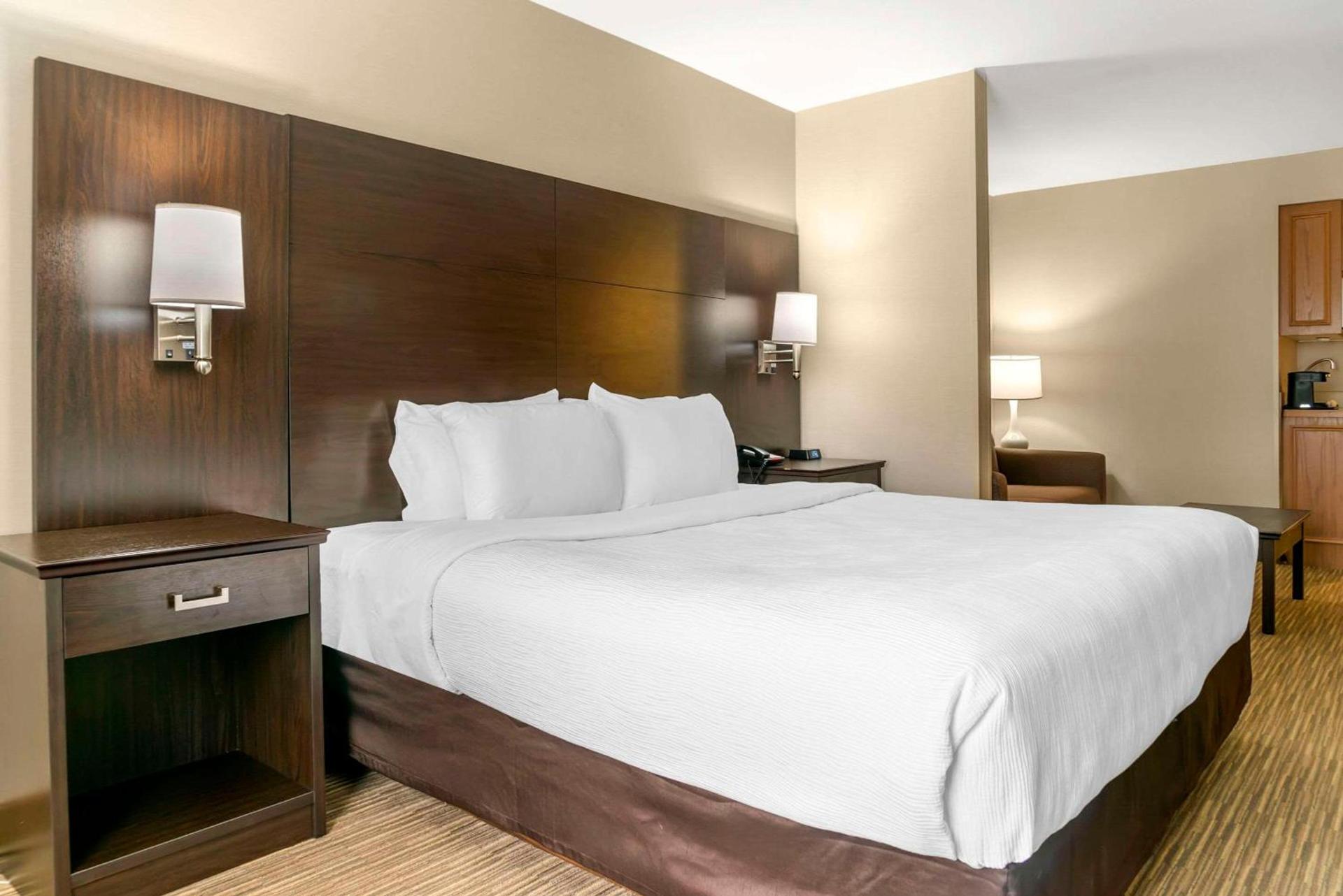 Quality Inn & Suites Monroe photo 28