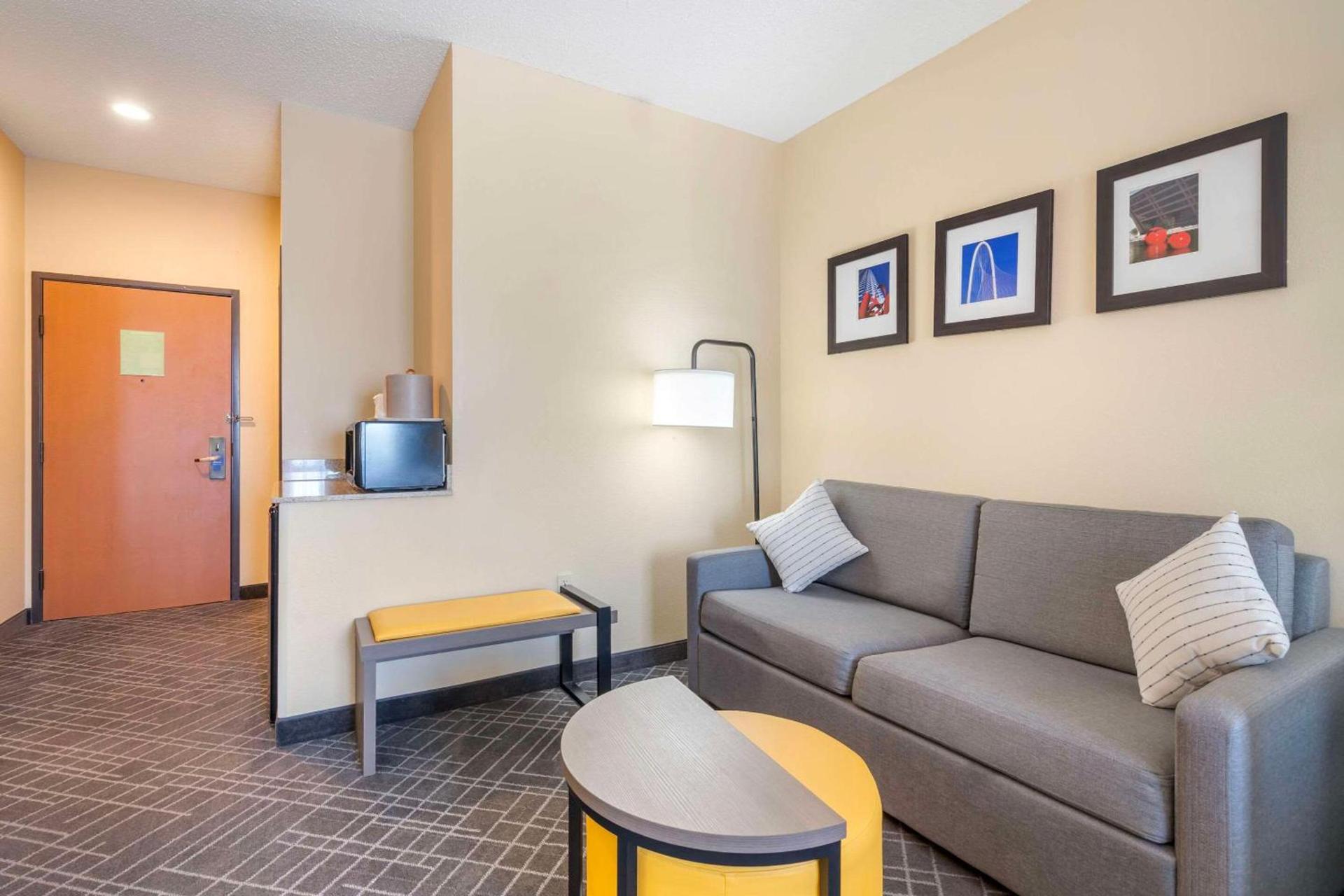 Comfort Suites McKinney-Allen photo 20