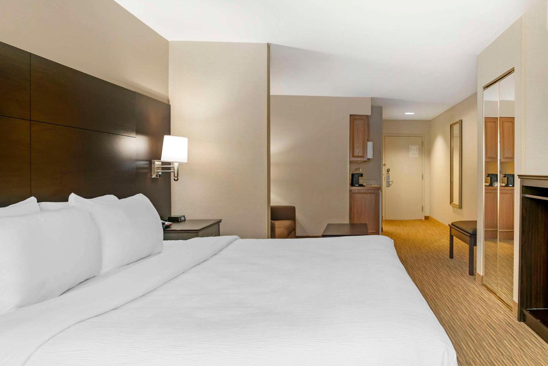 Quality Inn & Suites Monroe photo 30